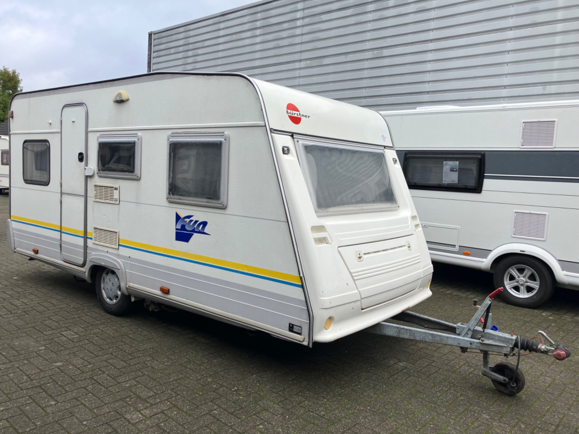 Burstner Fun 435 TN met Mover
