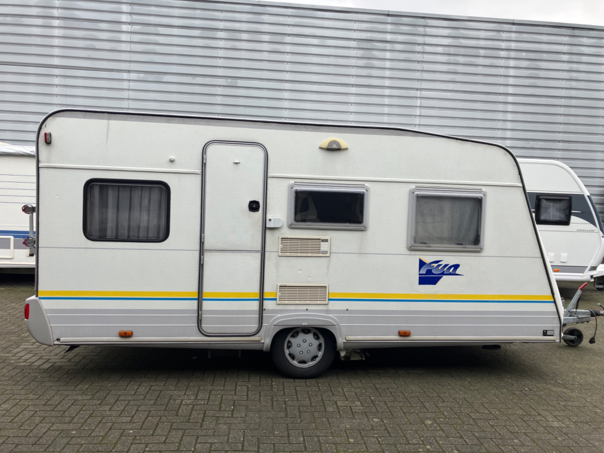 Burstner Fun 435 TN met Mover