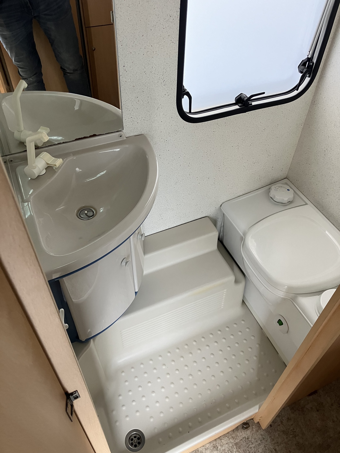 Burstner Fun 435 TN met Mover