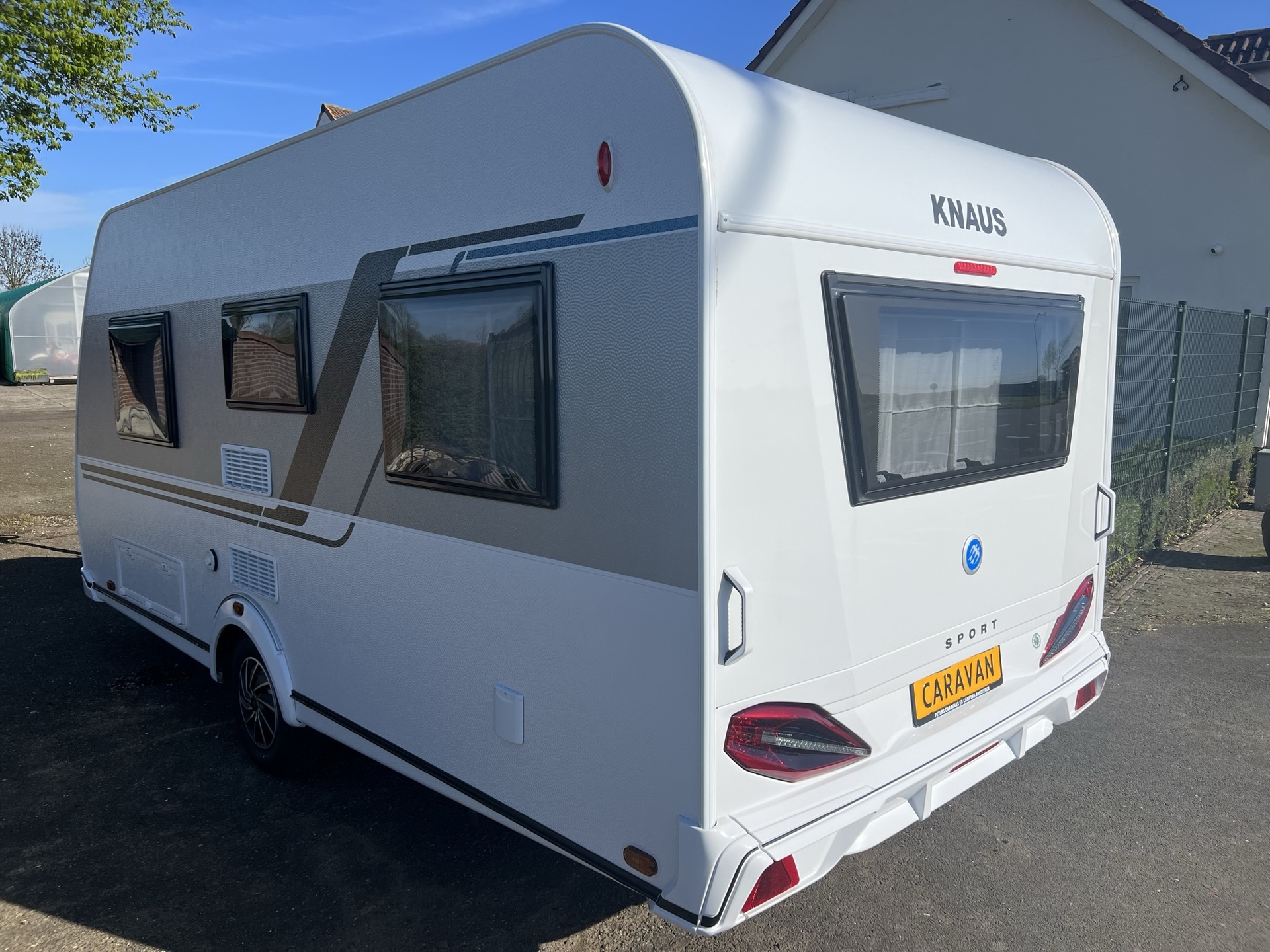 Knaus Sport 450 FU - plus-paket - 1700 kg - vast bed - nieuw