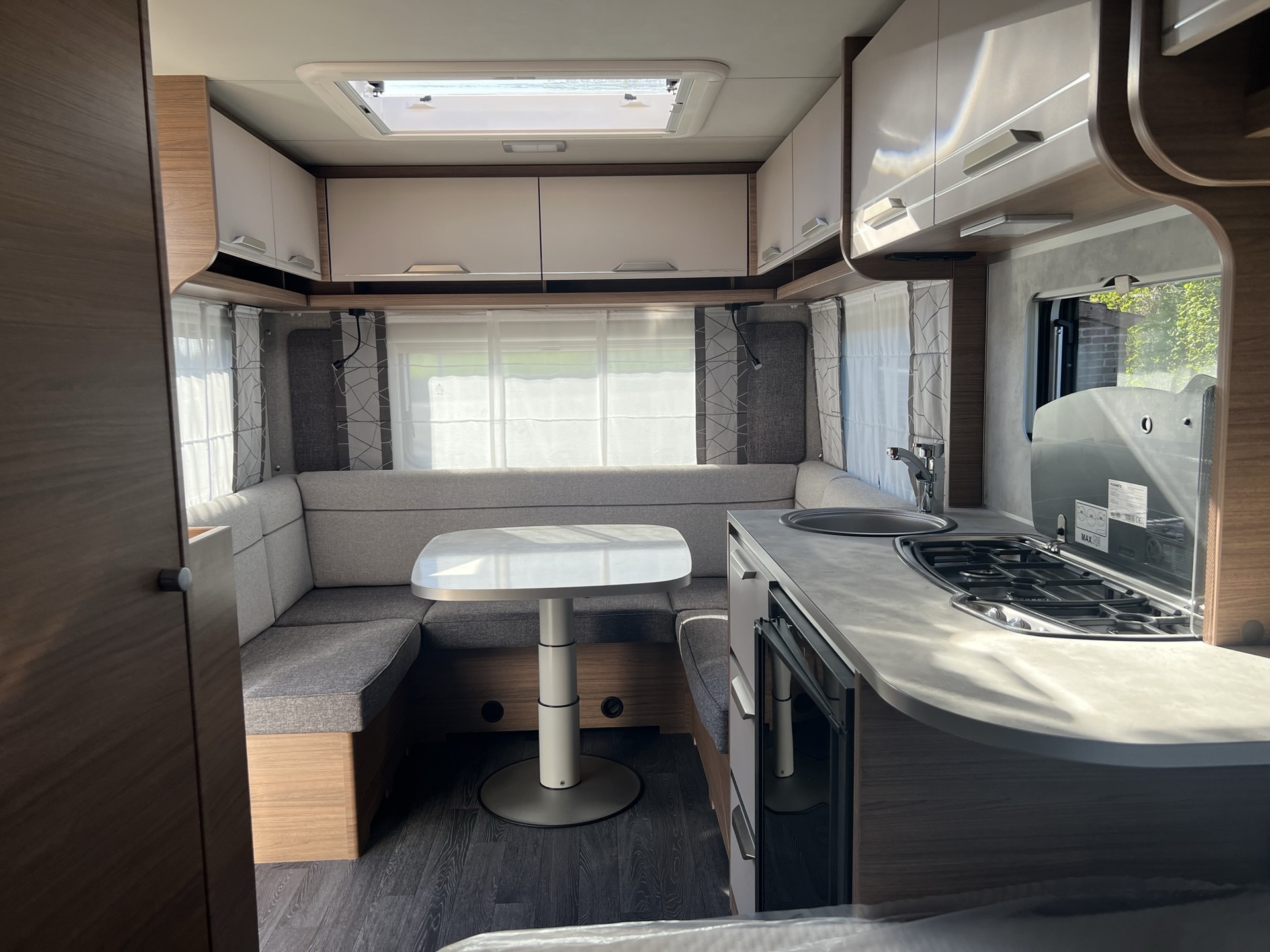 Knaus Sport 450 FU - plus-paket - 1700 kg - vast bed - nieuw