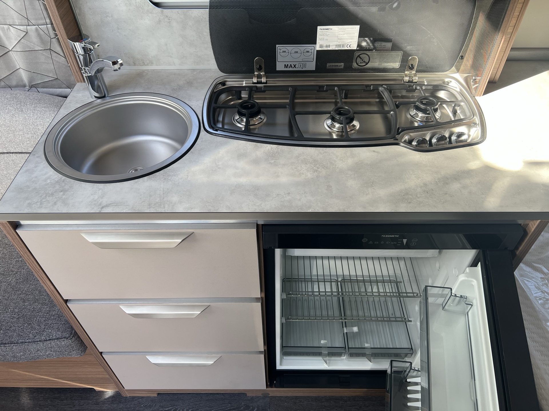 Knaus Sport 450 FU - plus-paket - 1700 kg - vast bed - nieuw