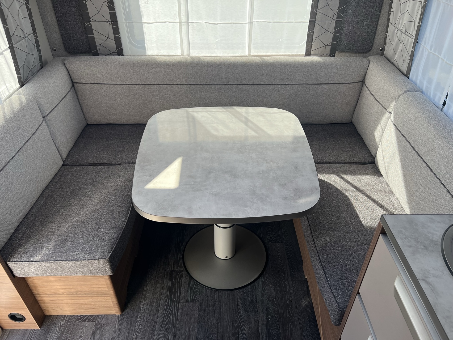 Knaus Sport 450 FU - plus-paket - 1700 kg - vast bed - nieuw