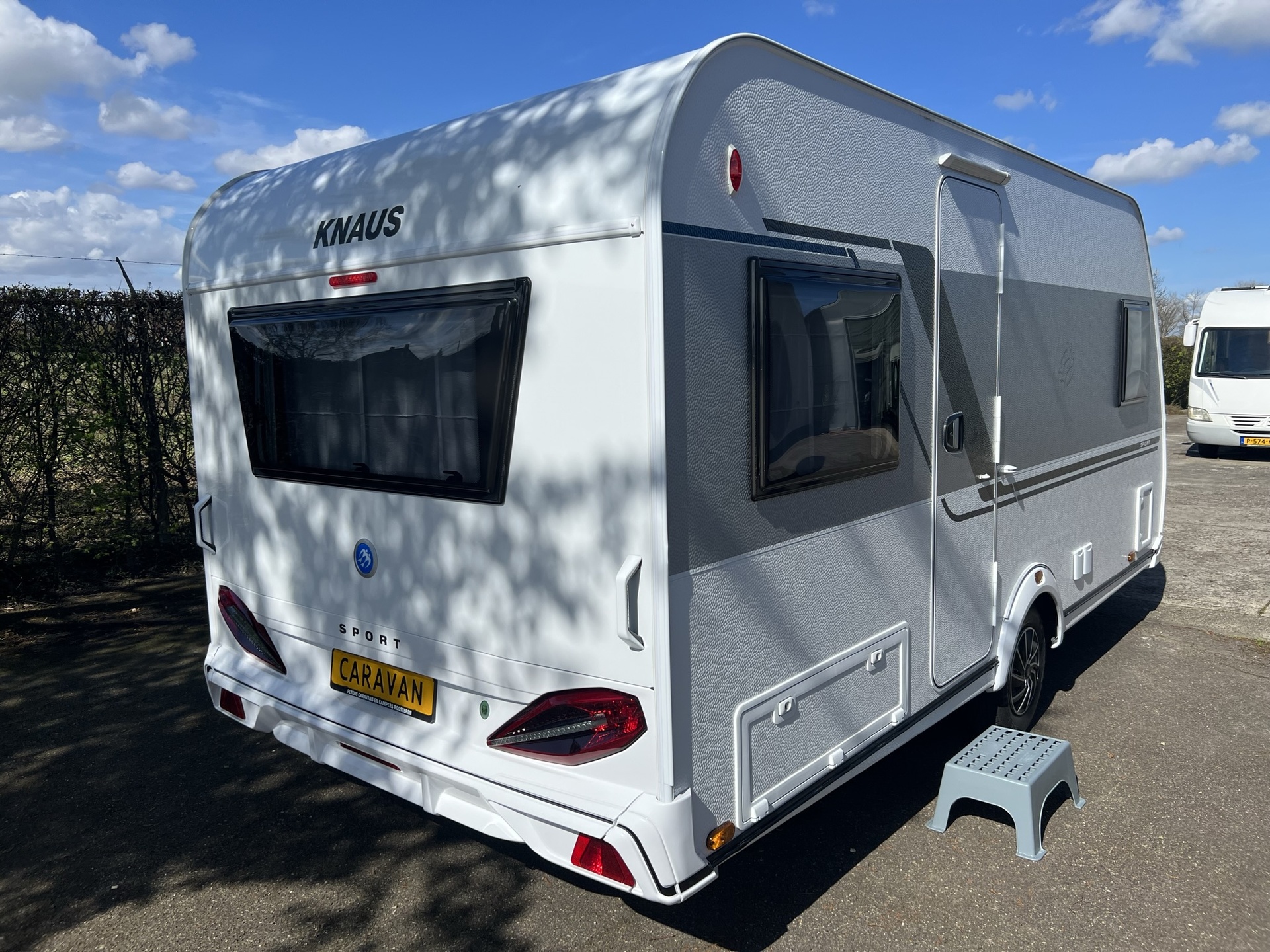 Knaus Sport 450 FU - plus-paket - 1700 kg - vast bed - nieuw