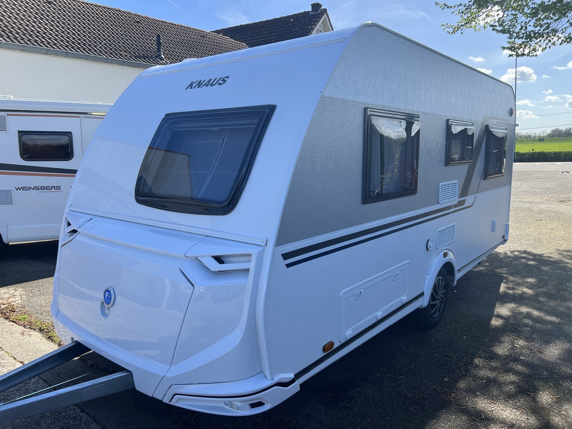 Knaus Sport 450 FU - plus-paket - 1700 kg - vast bed - nieuw