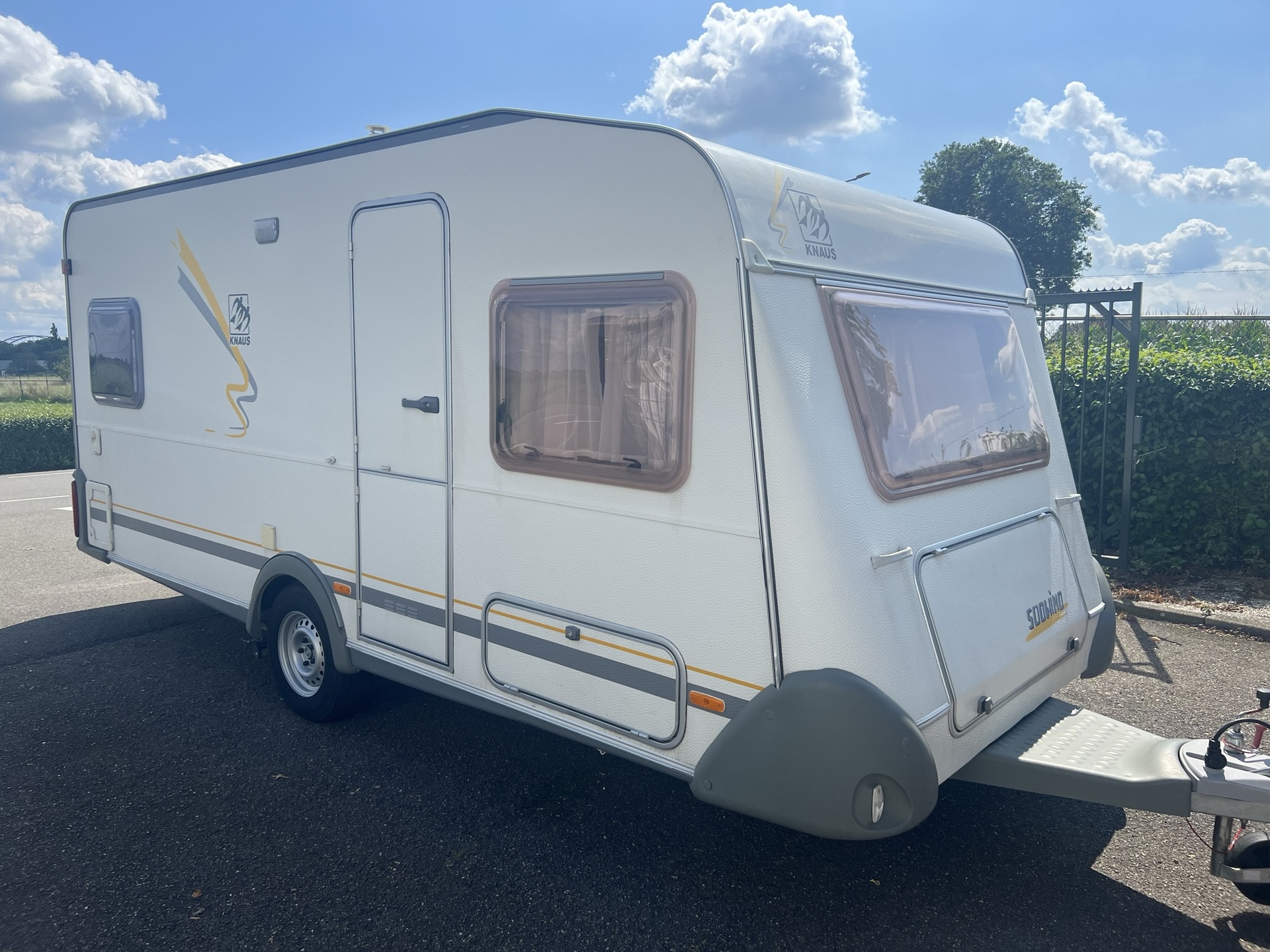 Knaus Sudwind 450 TF - mover - voortent