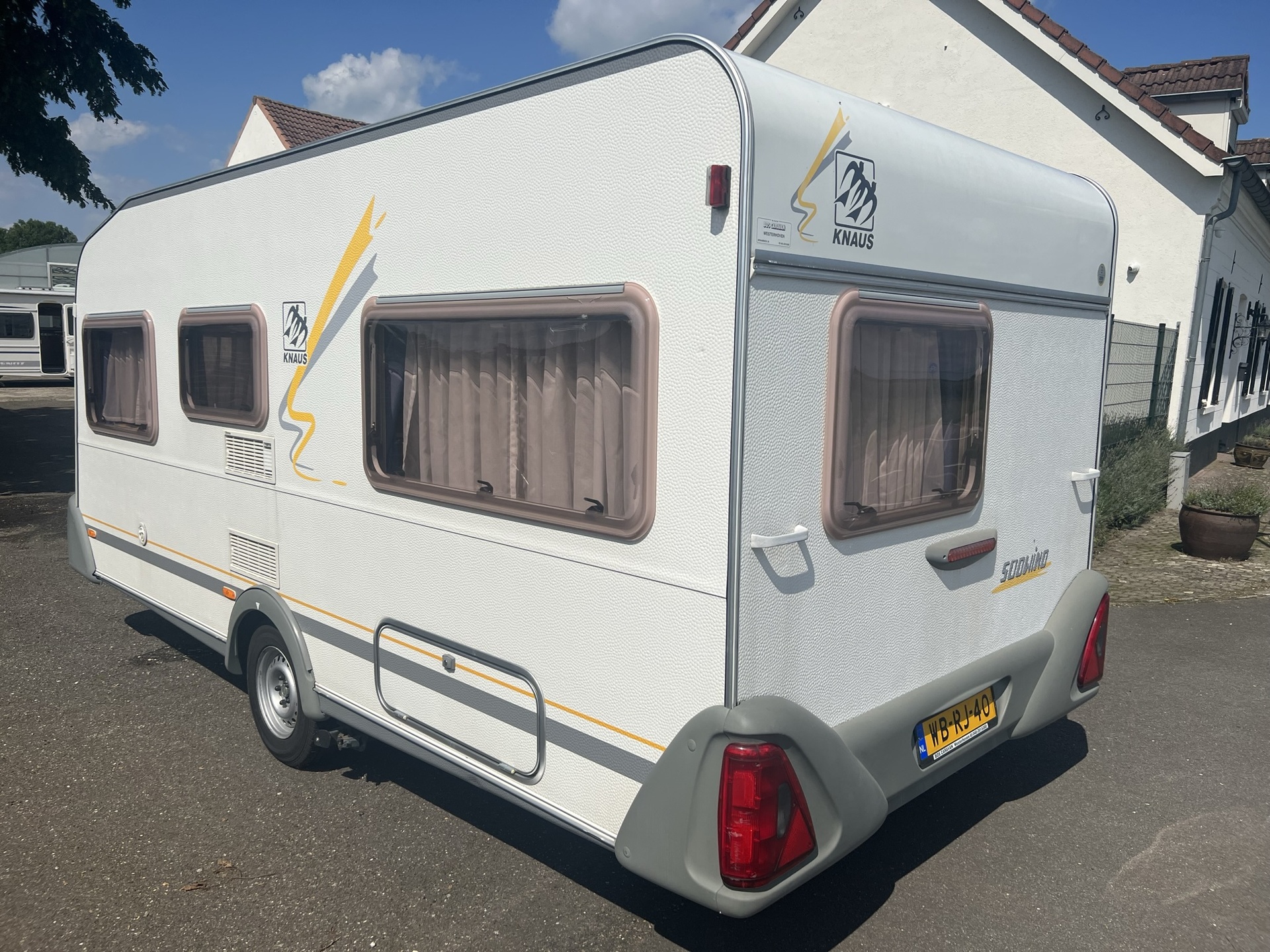 Knaus Sudwind 450 TF - mover - voortent