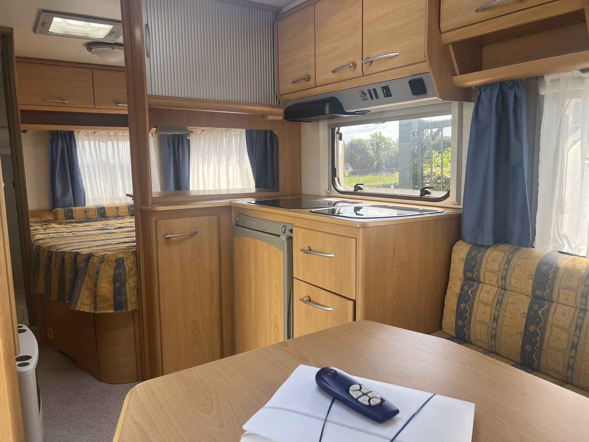 Knaus Sudwind 450 TF - mover - voortent