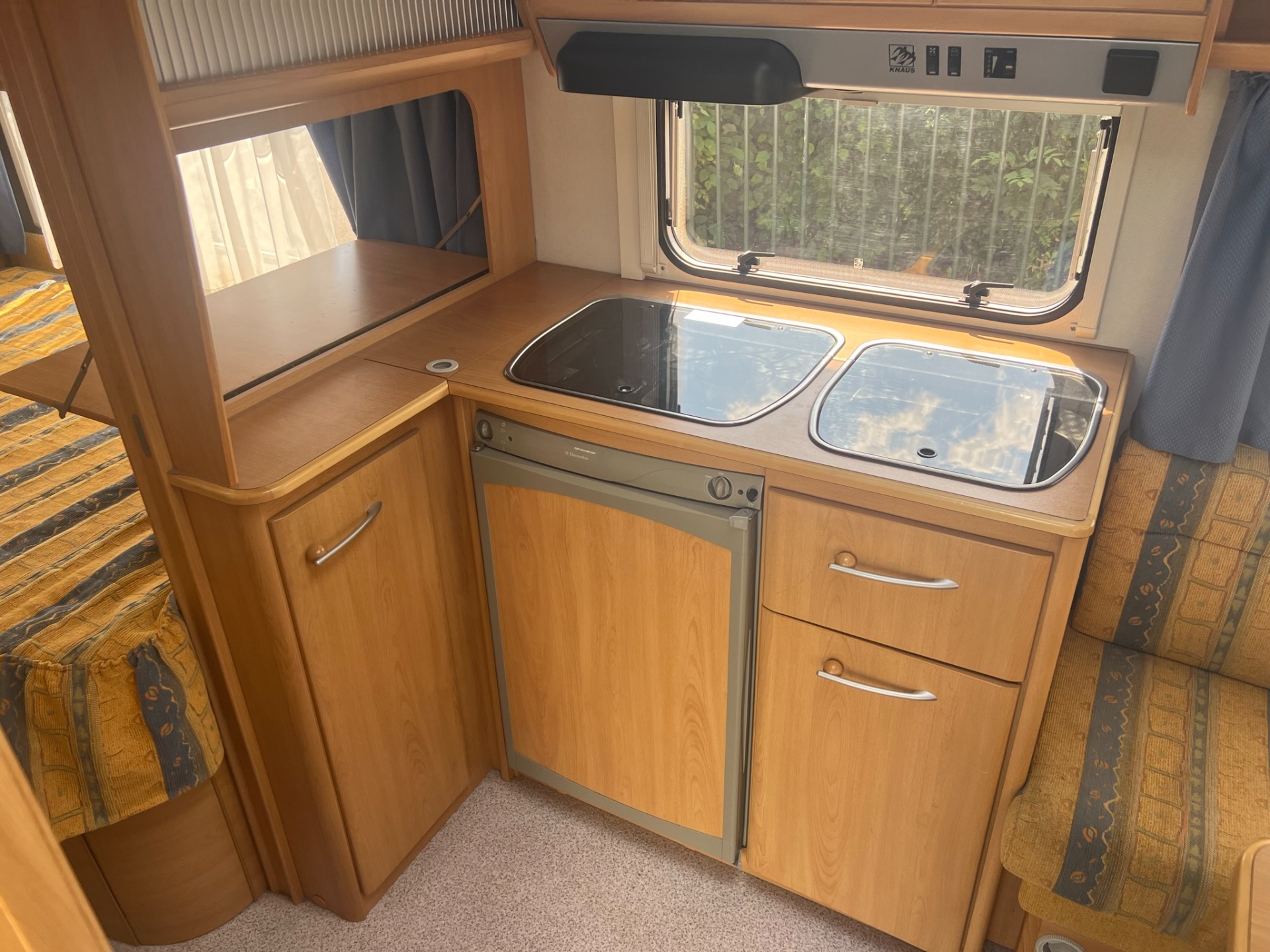 Knaus Sudwind 450 TF - mover - voortent