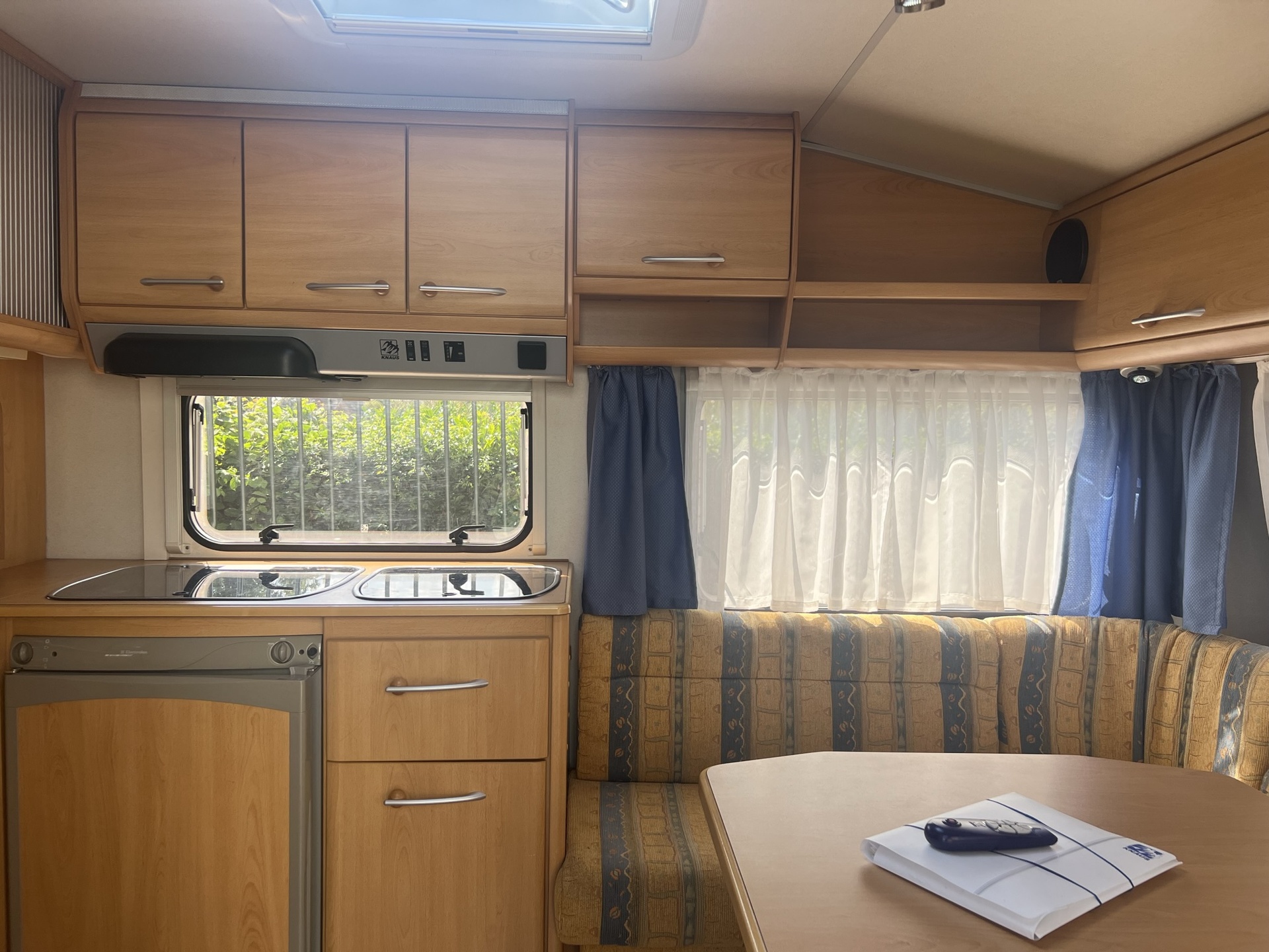 Knaus Sudwind 450 TF - mover - voortent