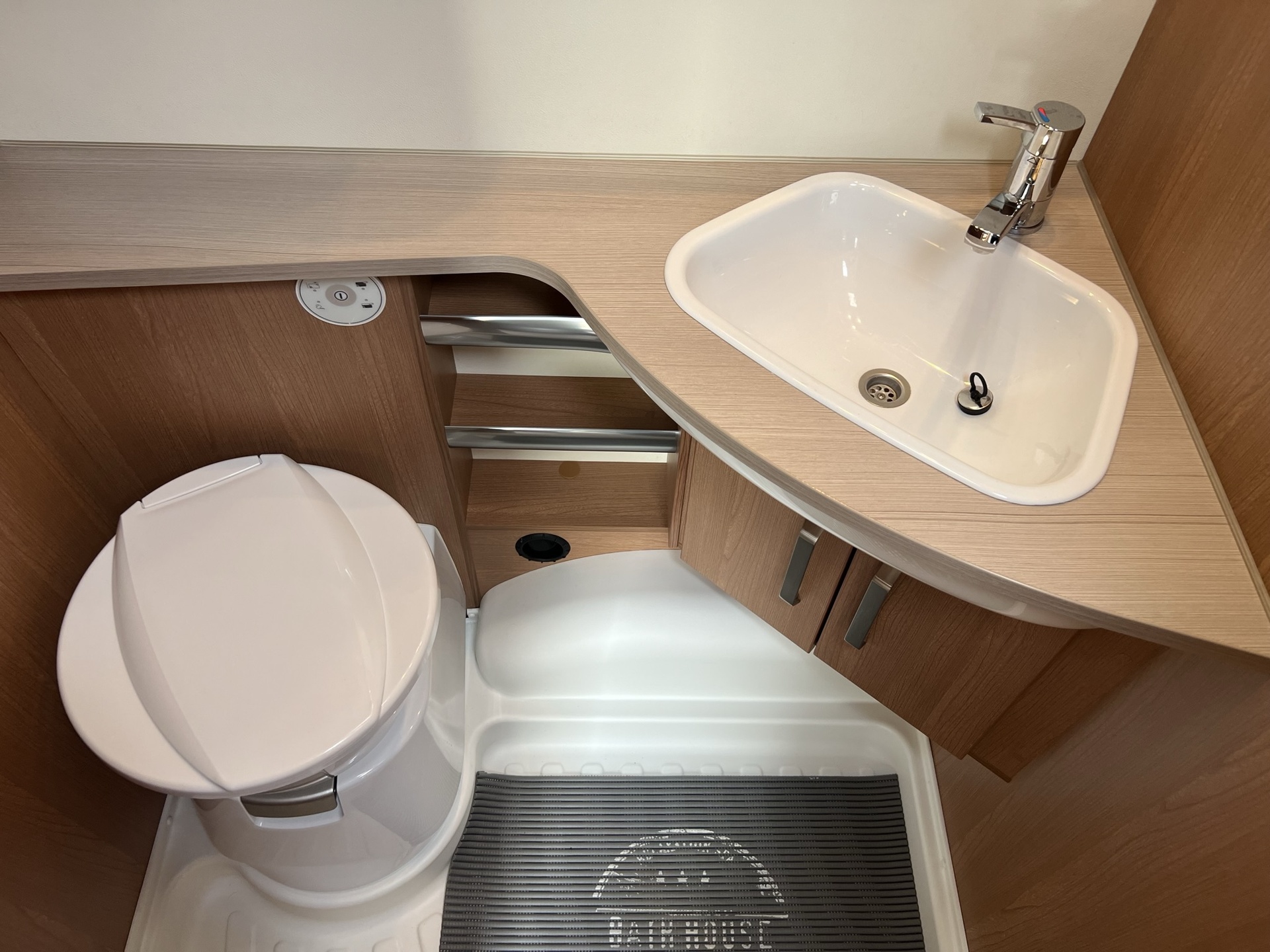 Knaus Sport 400 LK - stapelbed - brand voortent - 4 persoons