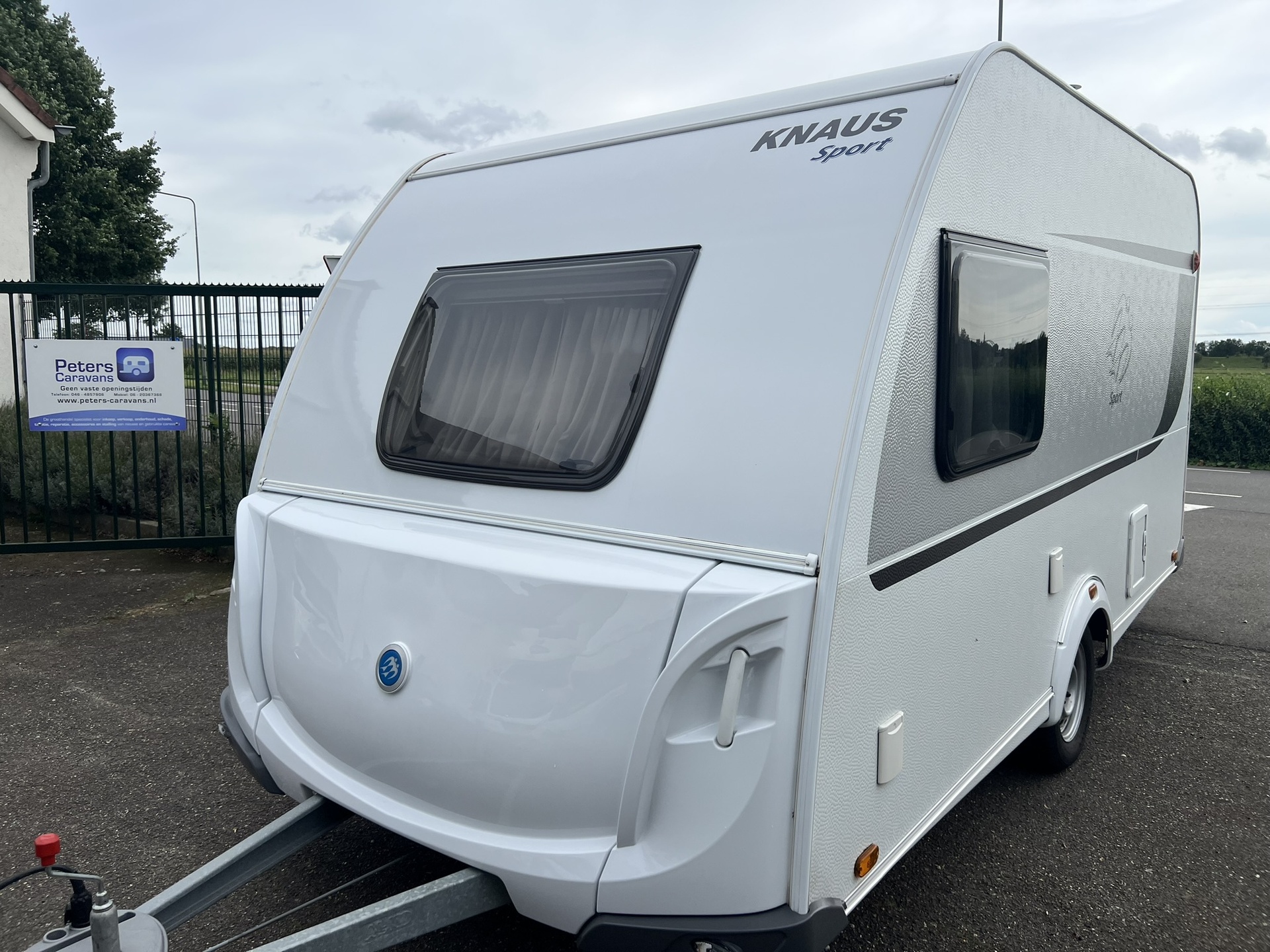 Knaus Sport 400 LK - stapelbed - brand voortent - 4 persoons