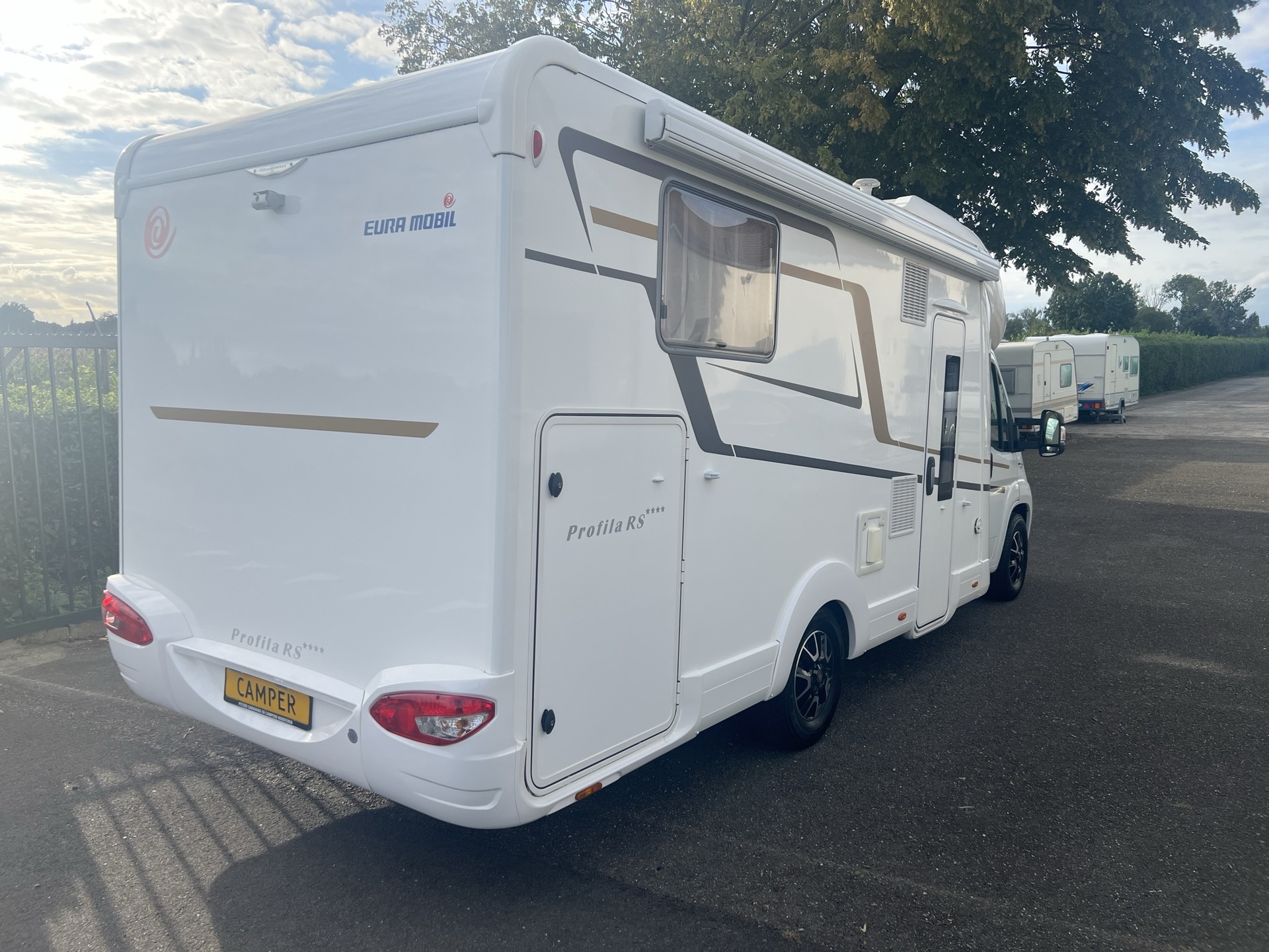 Eura mobil Profila RS 725 QB - queensbed - hefbed - 150 pk