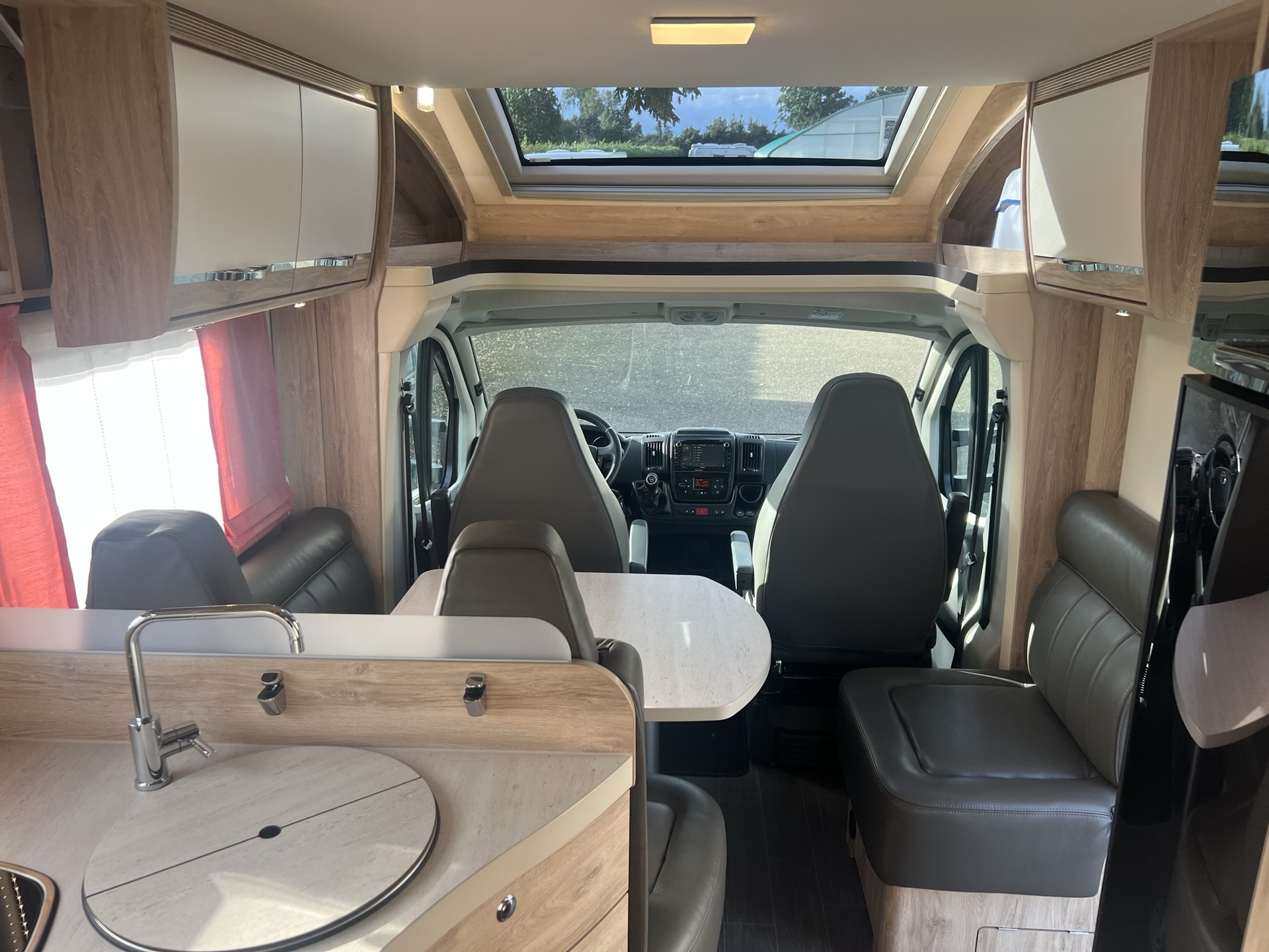 Eura mobil Profila RS 725 QB - queensbed - hefbed - 150 pk