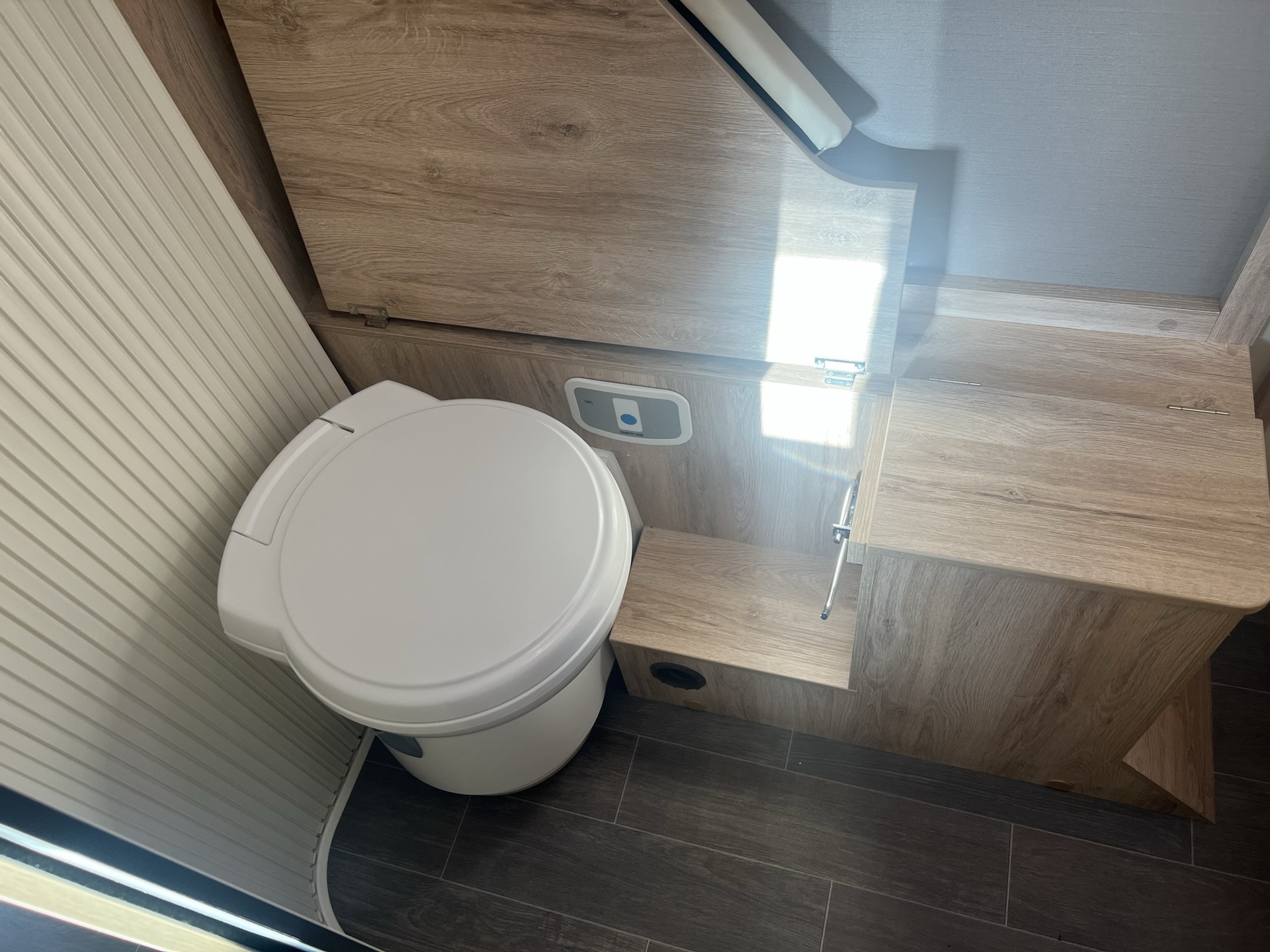 Eura mobil Profila RS 725 QB - queensbed - hefbed - 150 pk