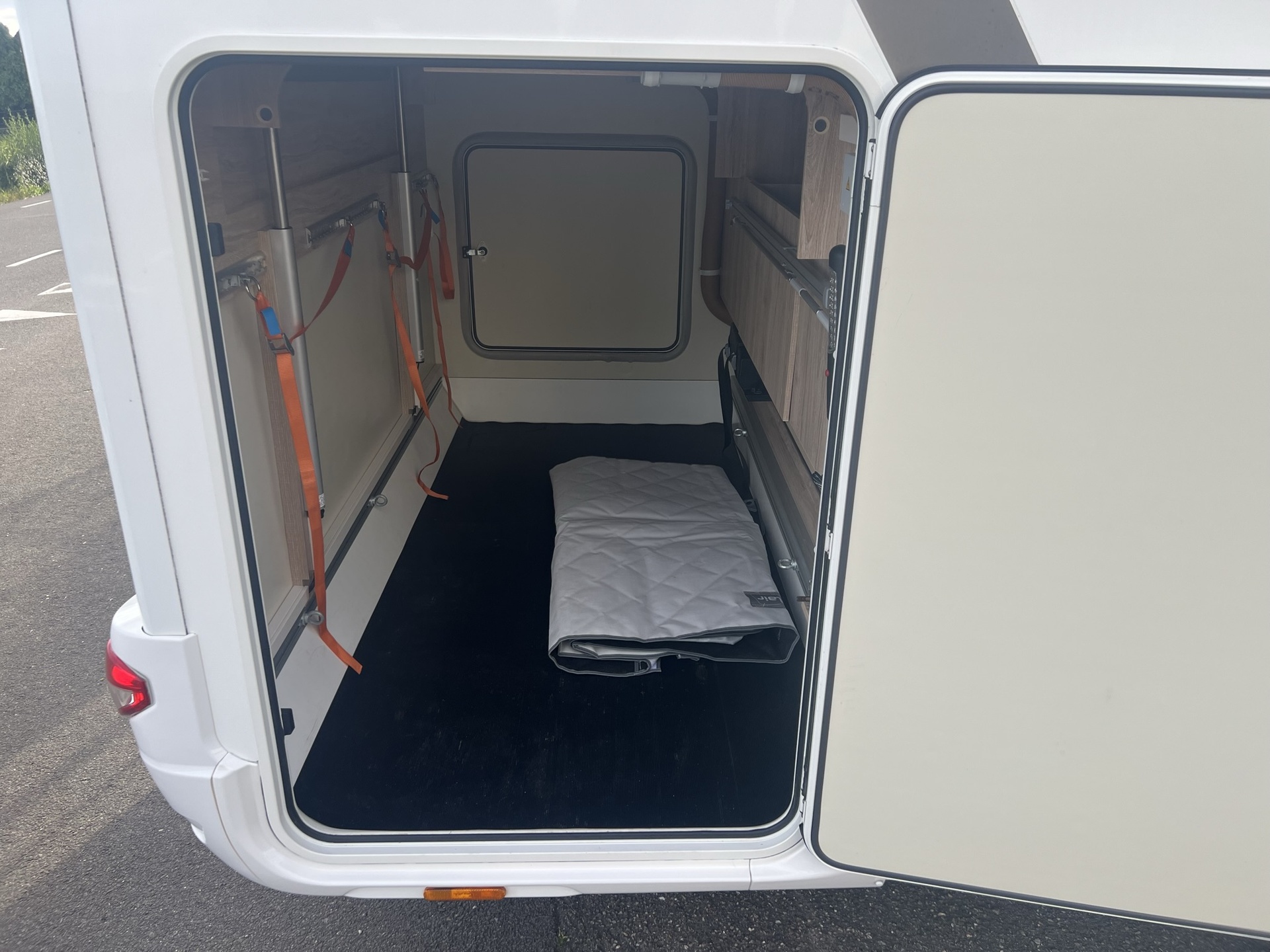 Eura mobil Profila RS 725 QB - queensbed - hefbed - 150 pk