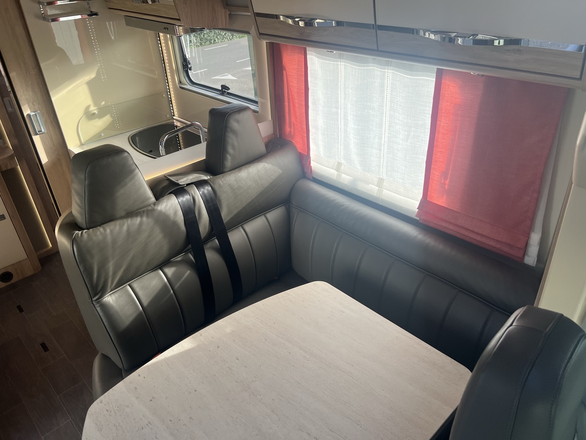 Eura mobil Profila RS 725 QB - queensbed - hefbed - 150 pk