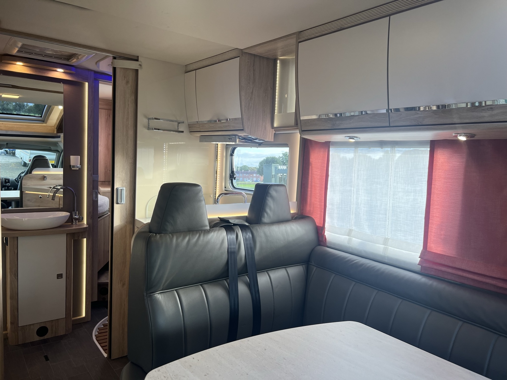 Eura mobil Profila RS 725 QB - queensbed - hefbed - 150 pk