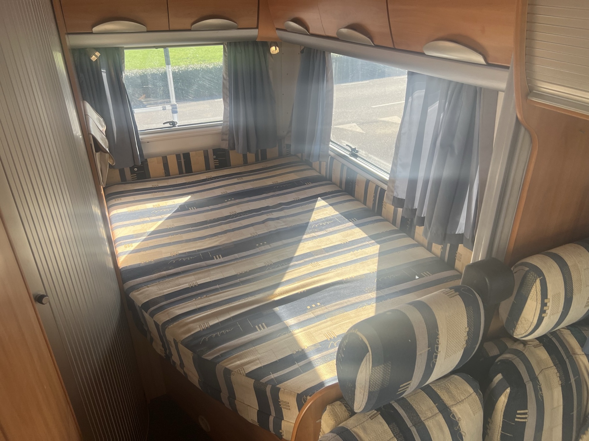 Hymer T 575 GT vast bed - motor airco - 2.8 motor - 128 pk