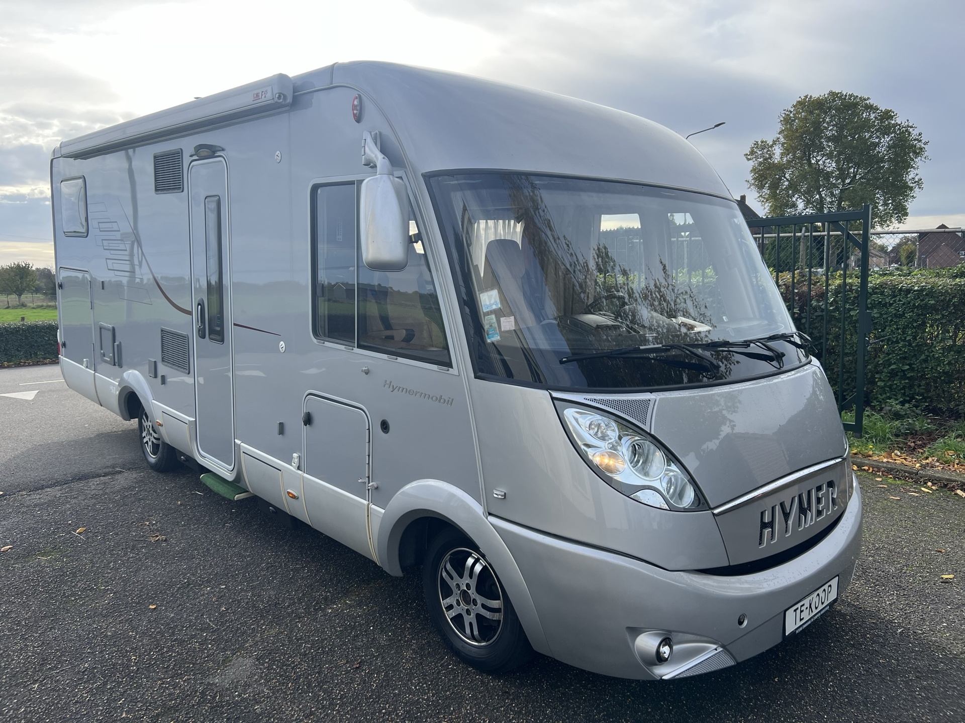 Hymer B 694 SL Silver Edition airco - luchtvering - garage - vast bed