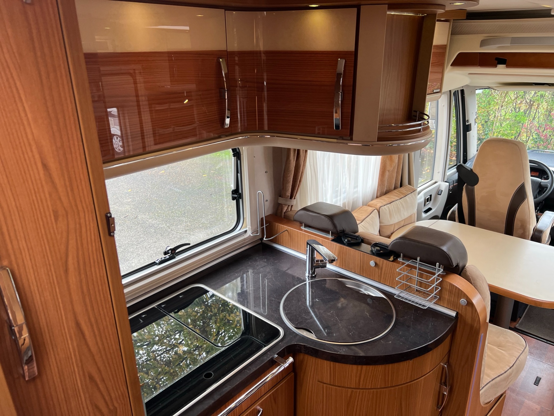 Hymer B 694 SL Silver Edition airco - luchtvering - garage - vast bed