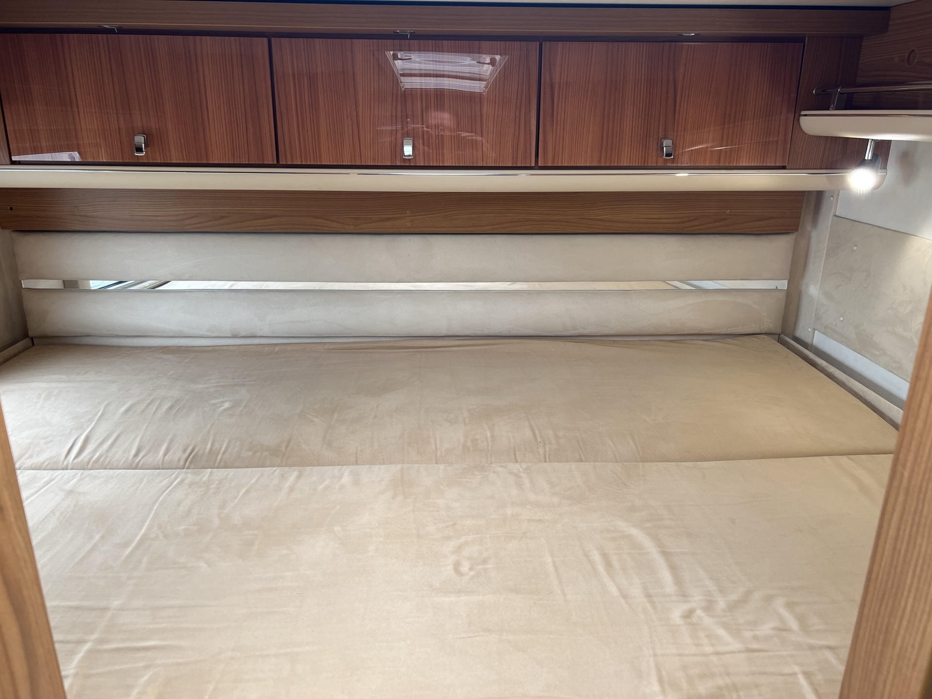Hymer B 694 SL Silver Edition airco - luchtvering - garage - vast bed