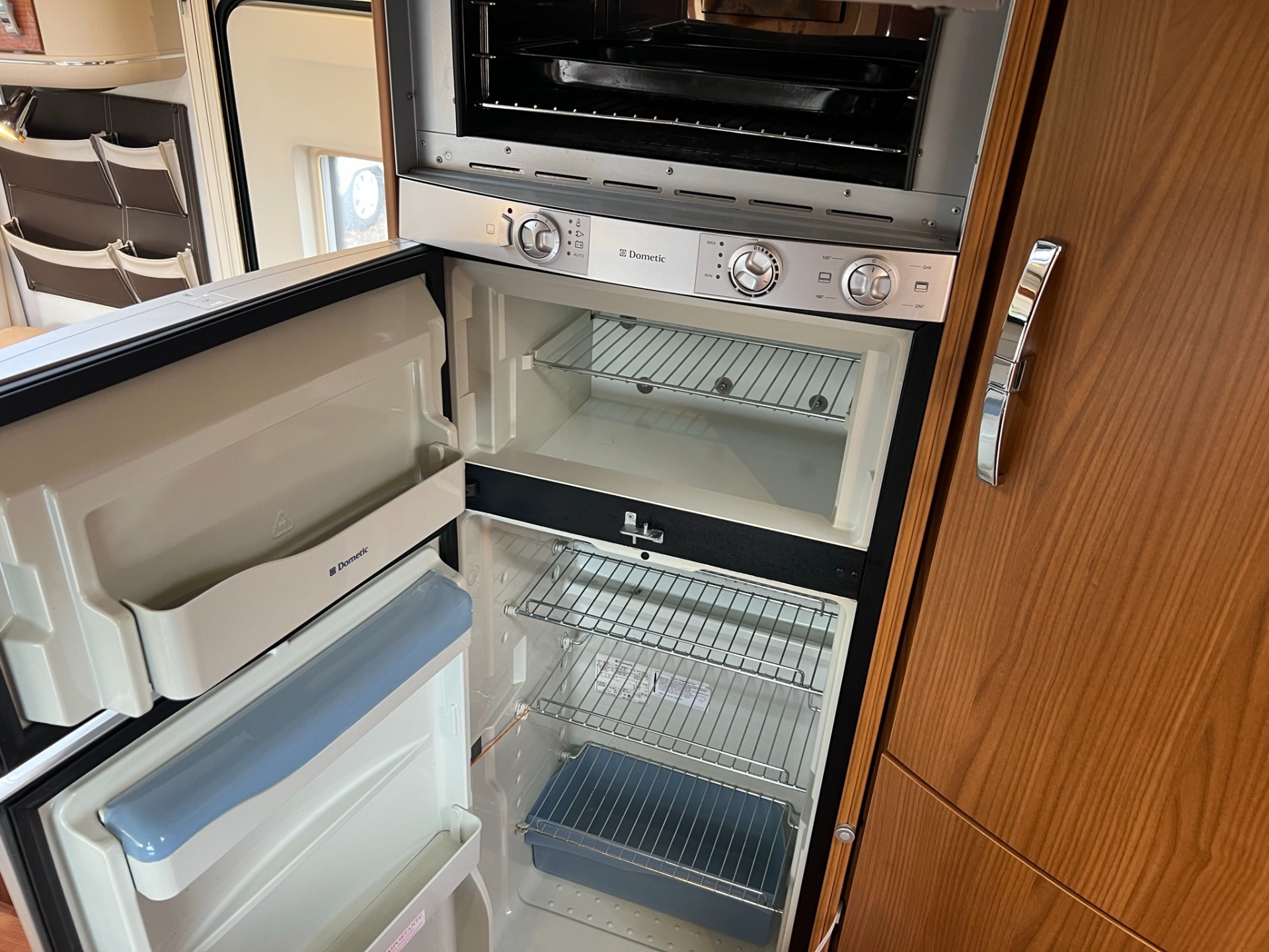 Hymer B 694 SL Silver Edition airco - luchtvering - garage - vast bed