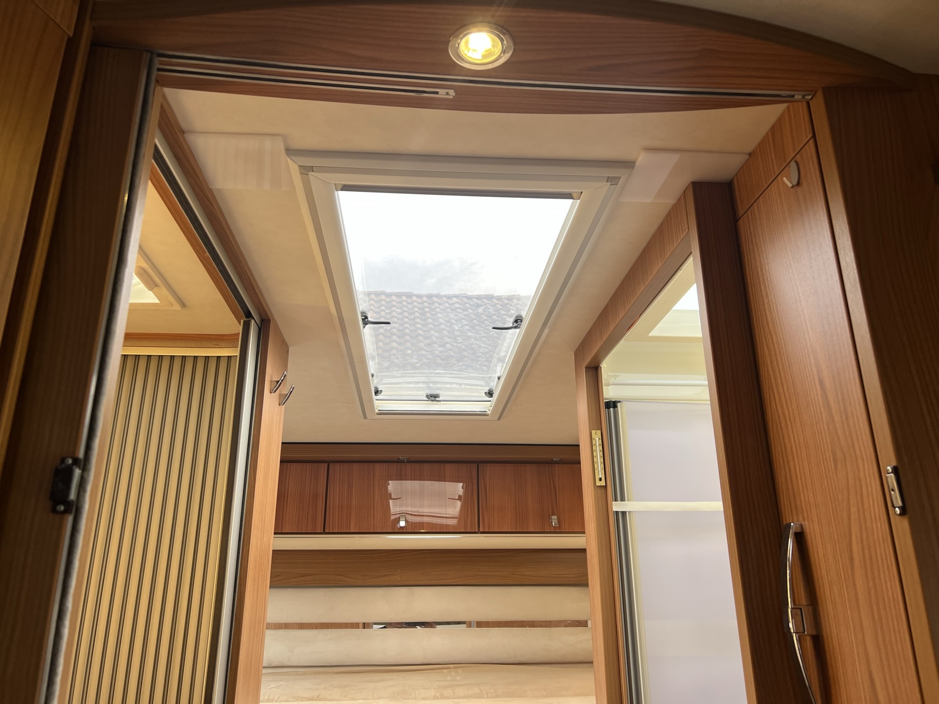Hymer B 694 SL Silver Edition airco - luchtvering - garage - vast bed