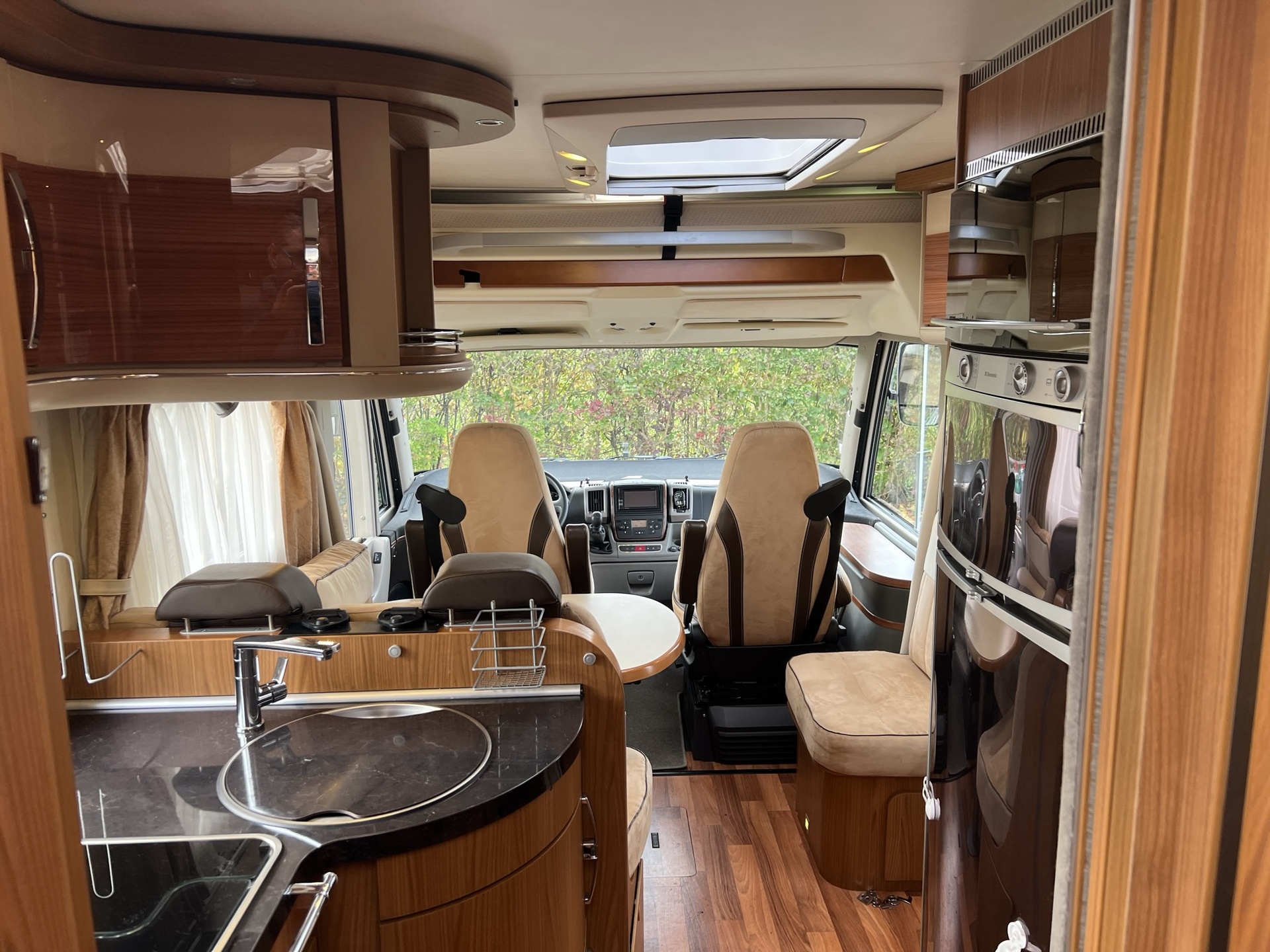 Hymer B 694 SL Silver Edition airco - luchtvering - garage - vast bed