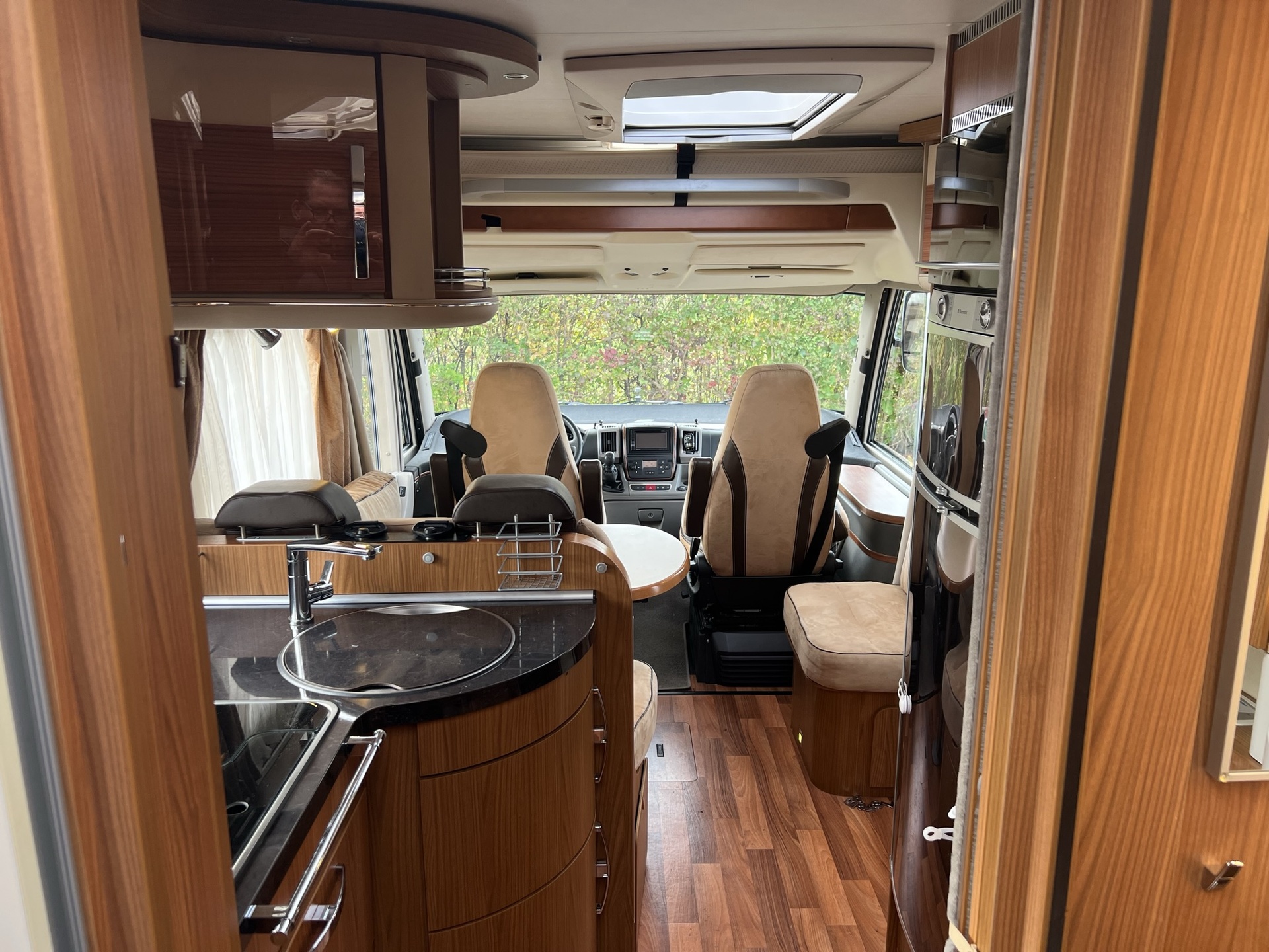 Hymer B 694 SL Silver Edition airco - luchtvering - garage - vast bed