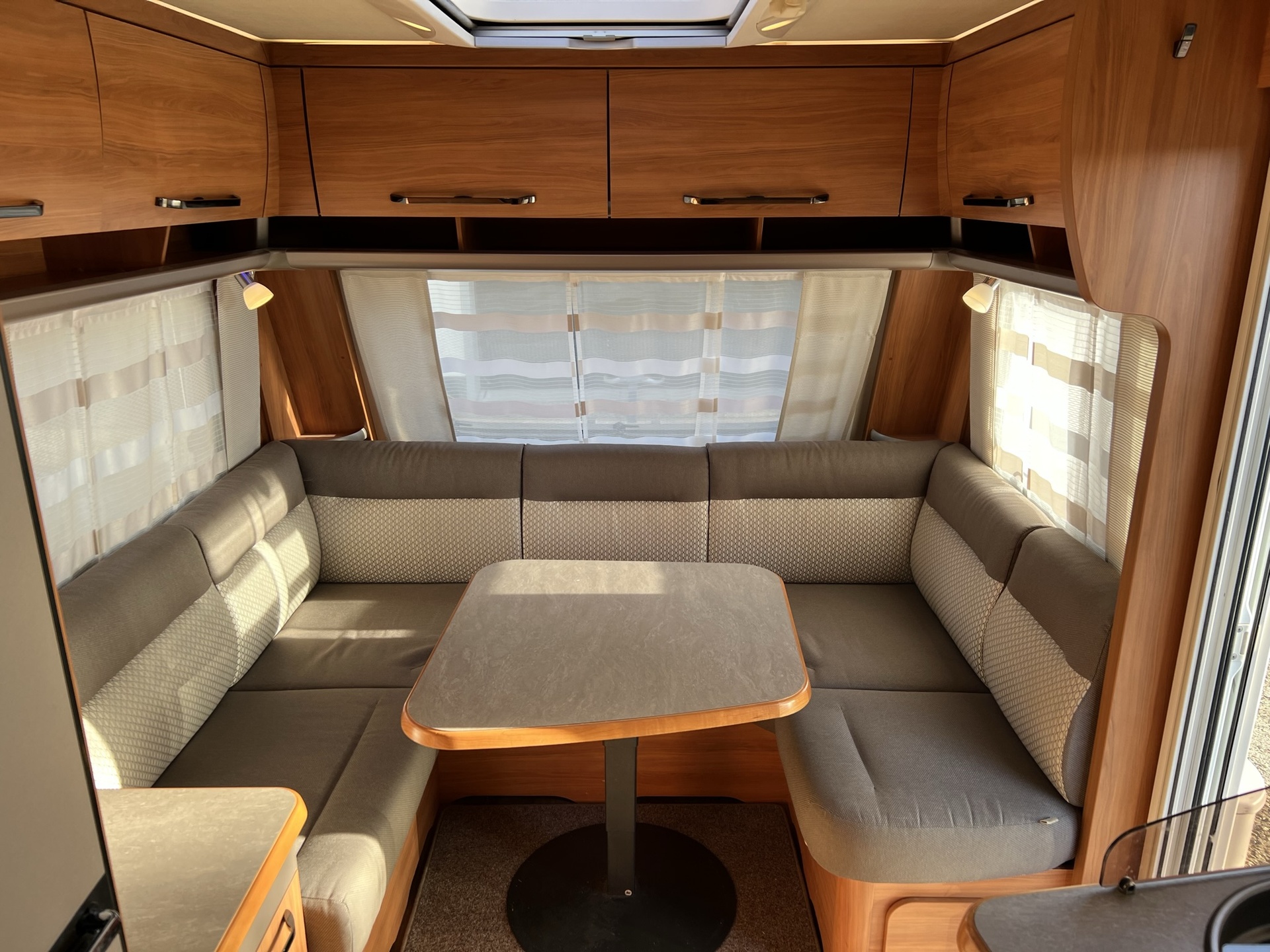 Eriba Nova 485 GL - thule luifel - mover - fietsdrager - 1800 kg as