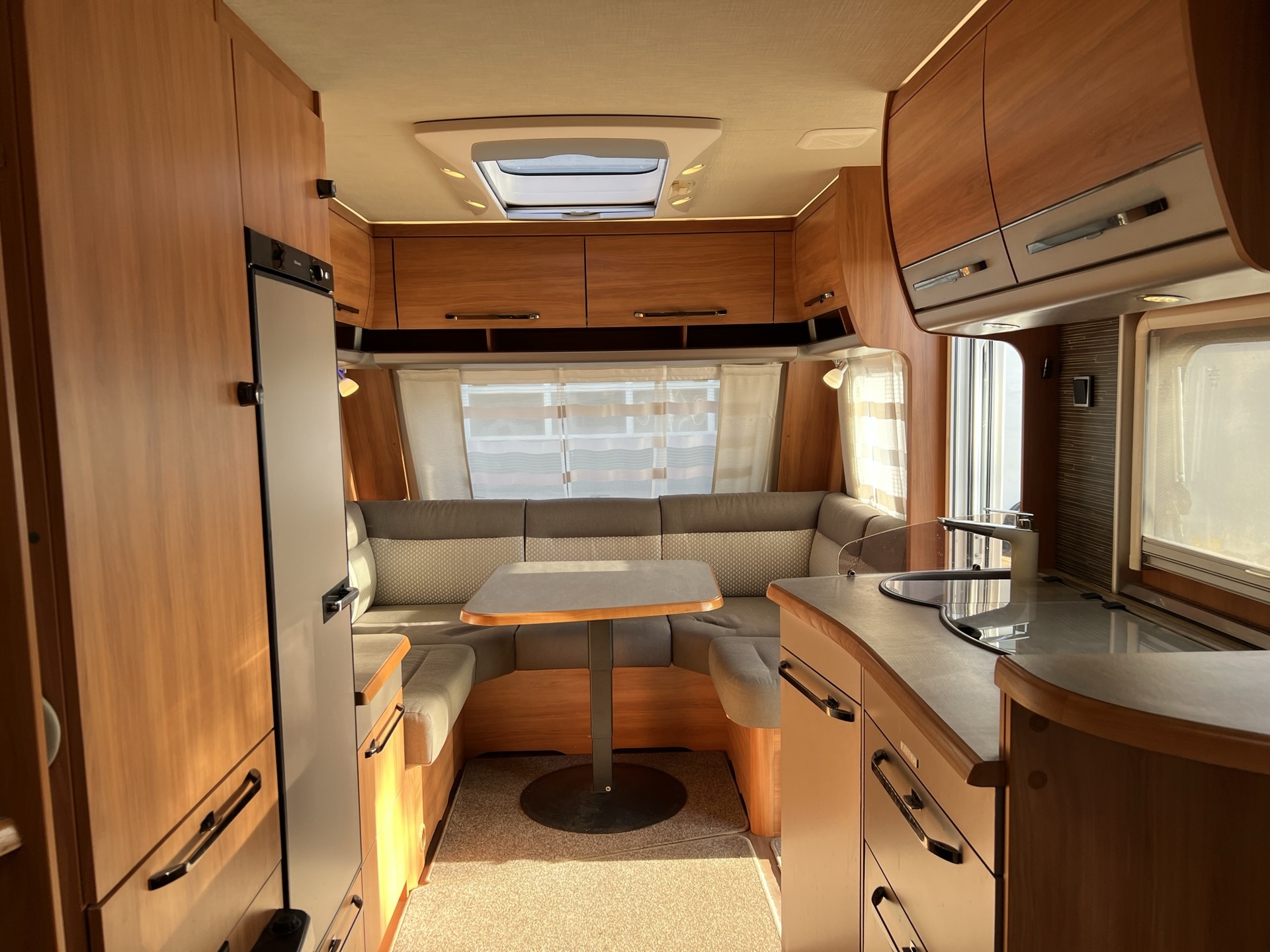 Eriba Nova 485 GL - thule luifel - mover - fietsdrager - 1800 kg as