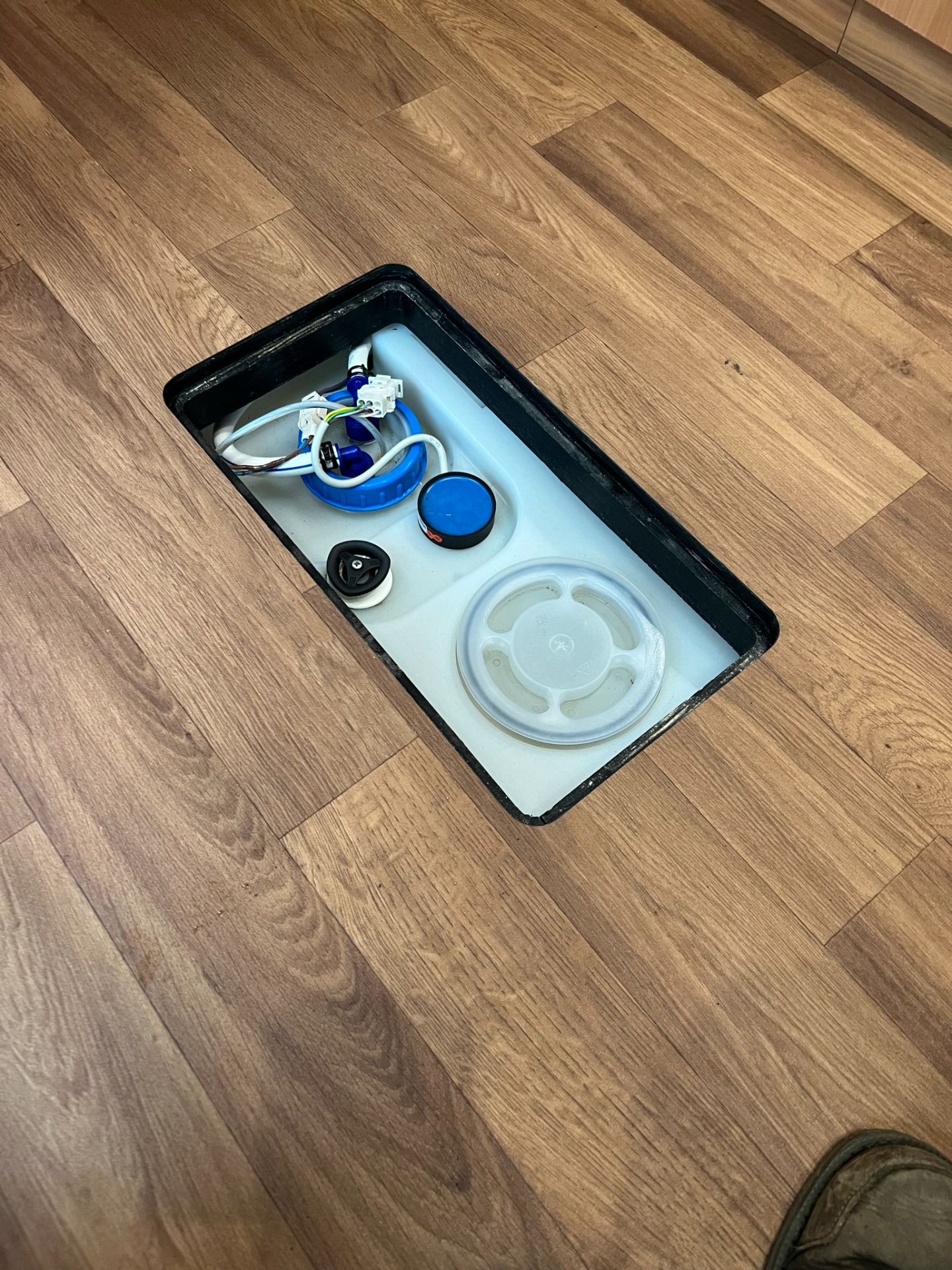 Eriba Nova 485 GL - thule luifel - mover - fietsdrager - 1800 kg as