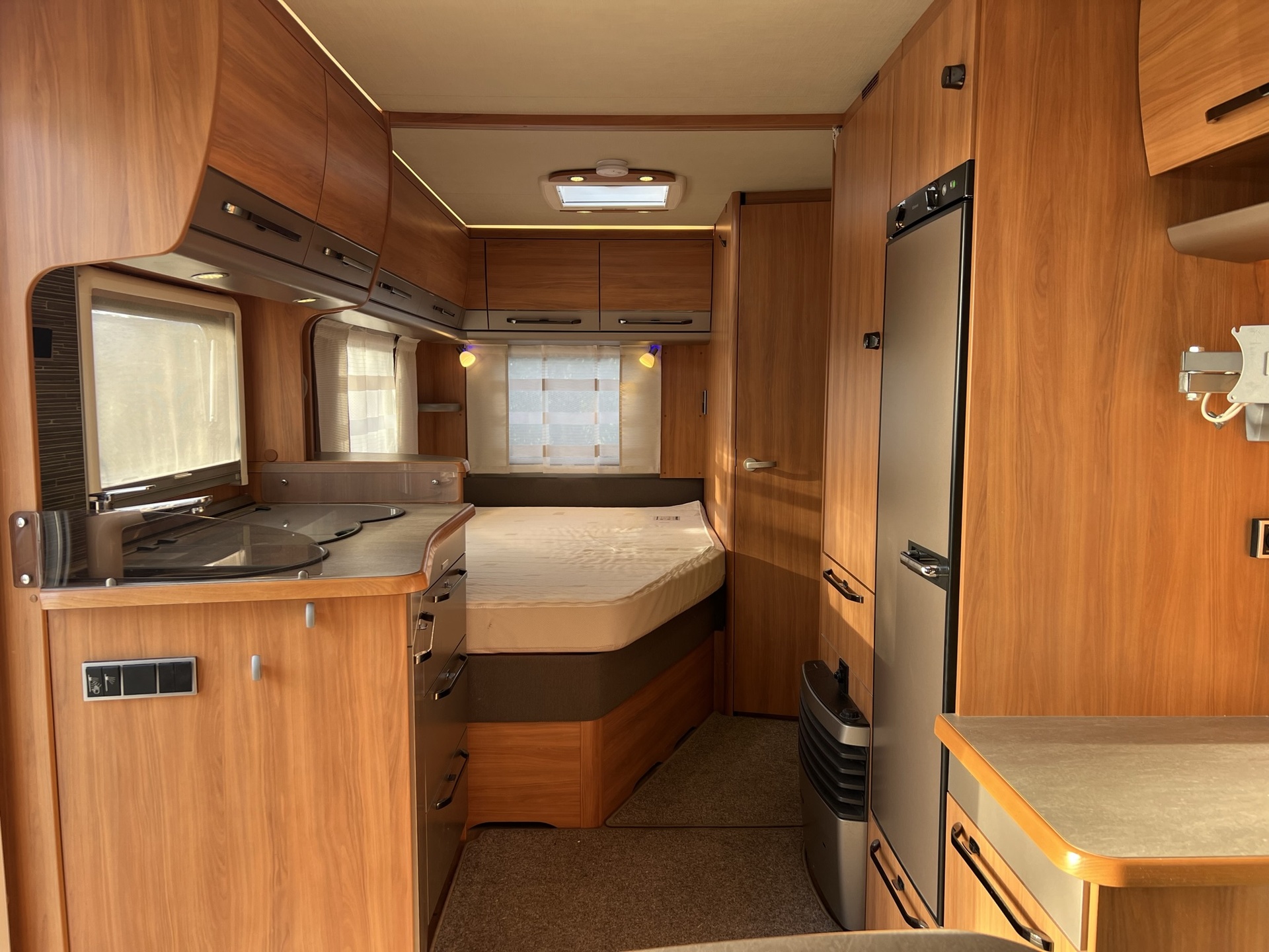 Eriba Nova 485 GL - thule luifel - mover - fietsdrager - 1800 kg as