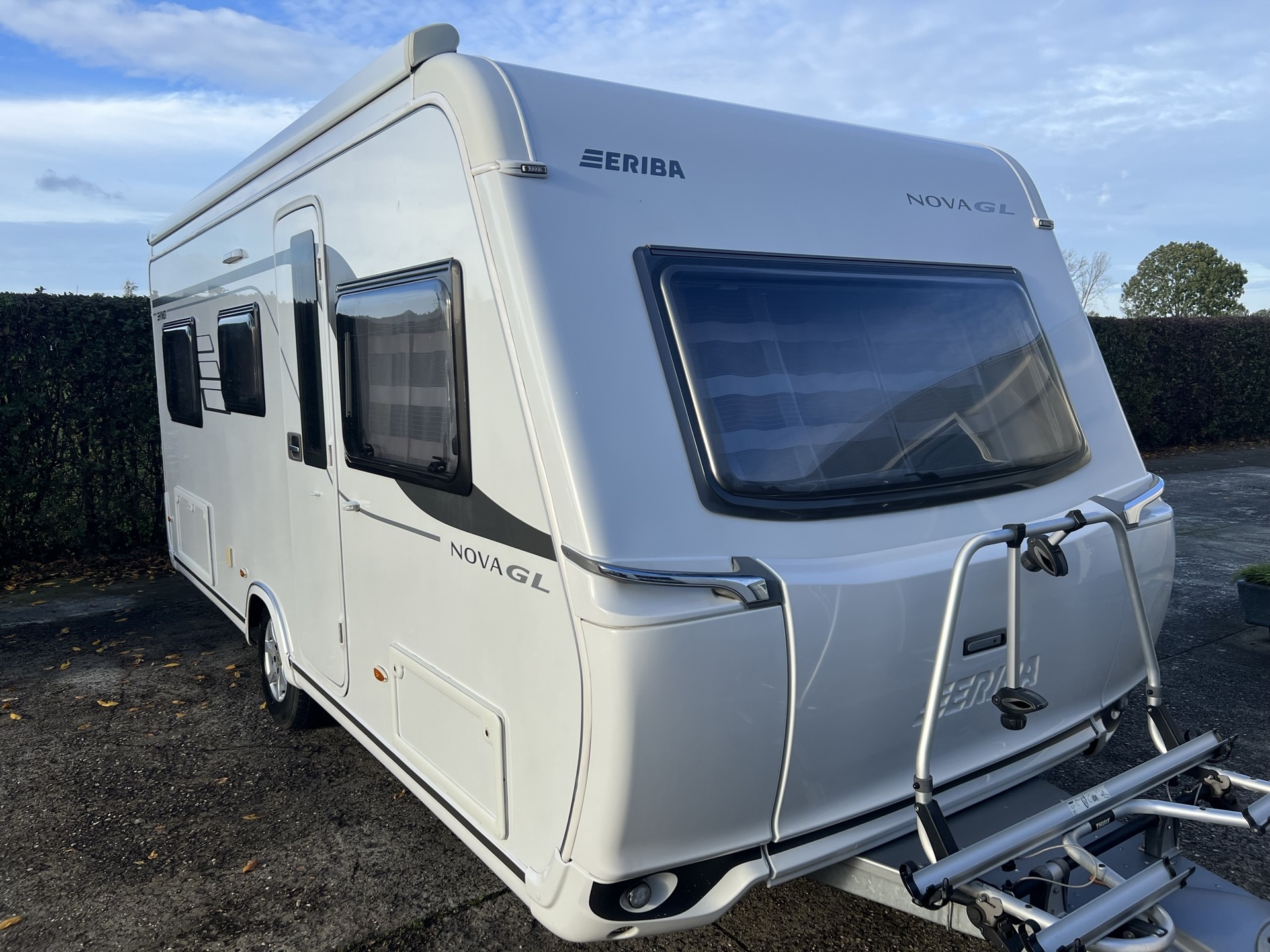 Eriba Nova 485 GL - thule luifel - mover - fietsdrager - 1800 kg as