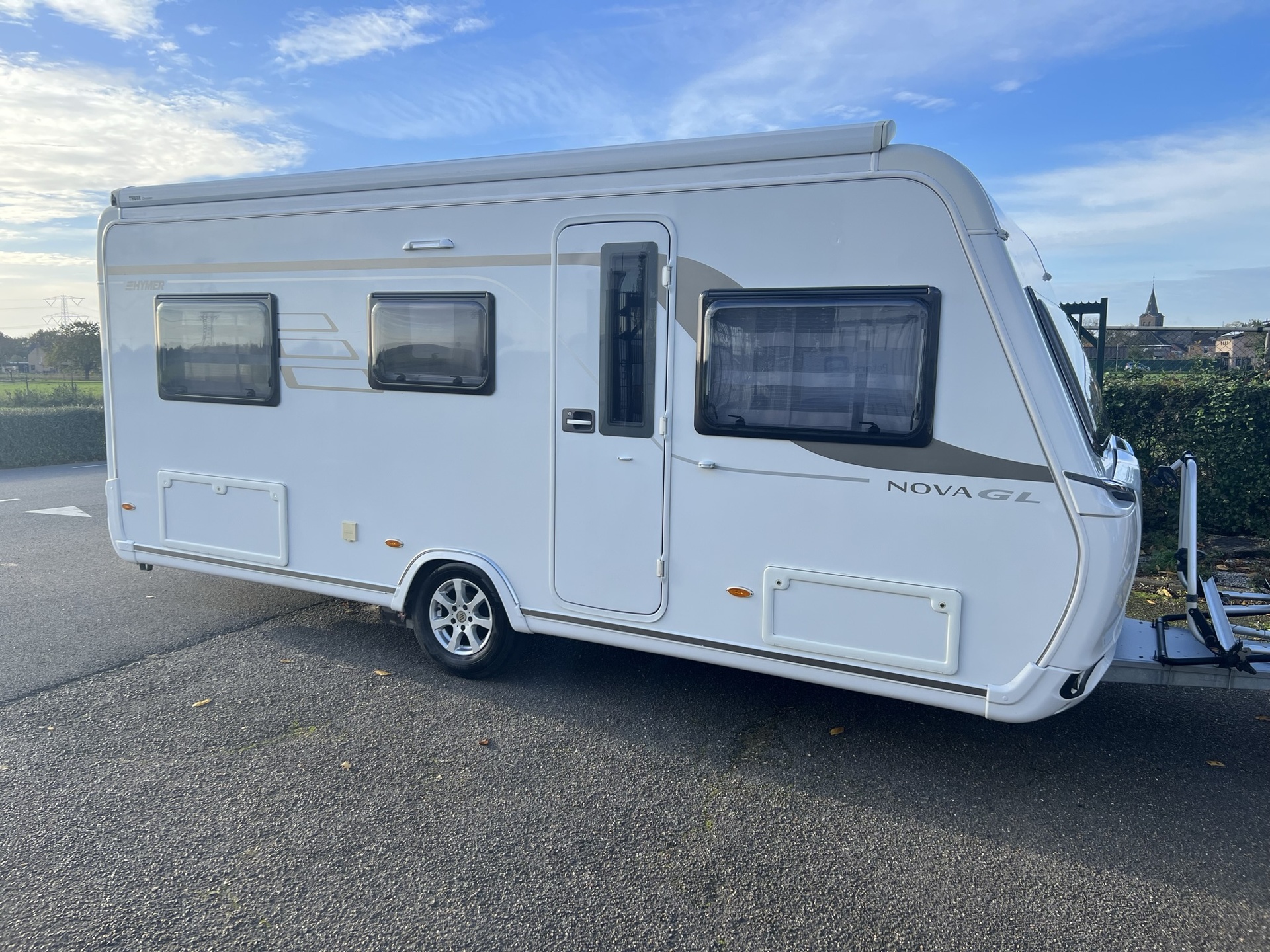 Eriba Nova 485 GL - thule luifel - mover - fietsdrager - 1800 kg as