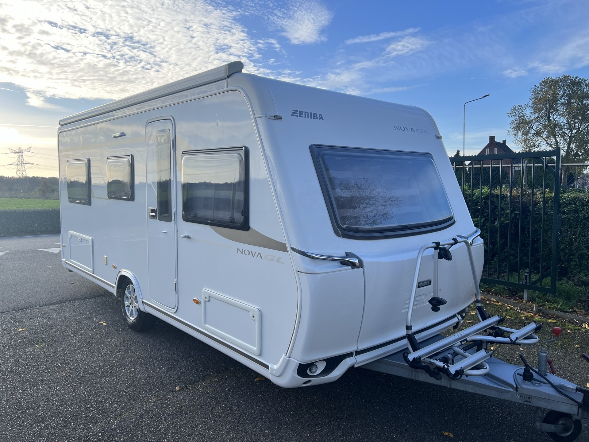 Eriba Nova 485 GL - thule luifel - mover - fietsdrager - 1800 kg as