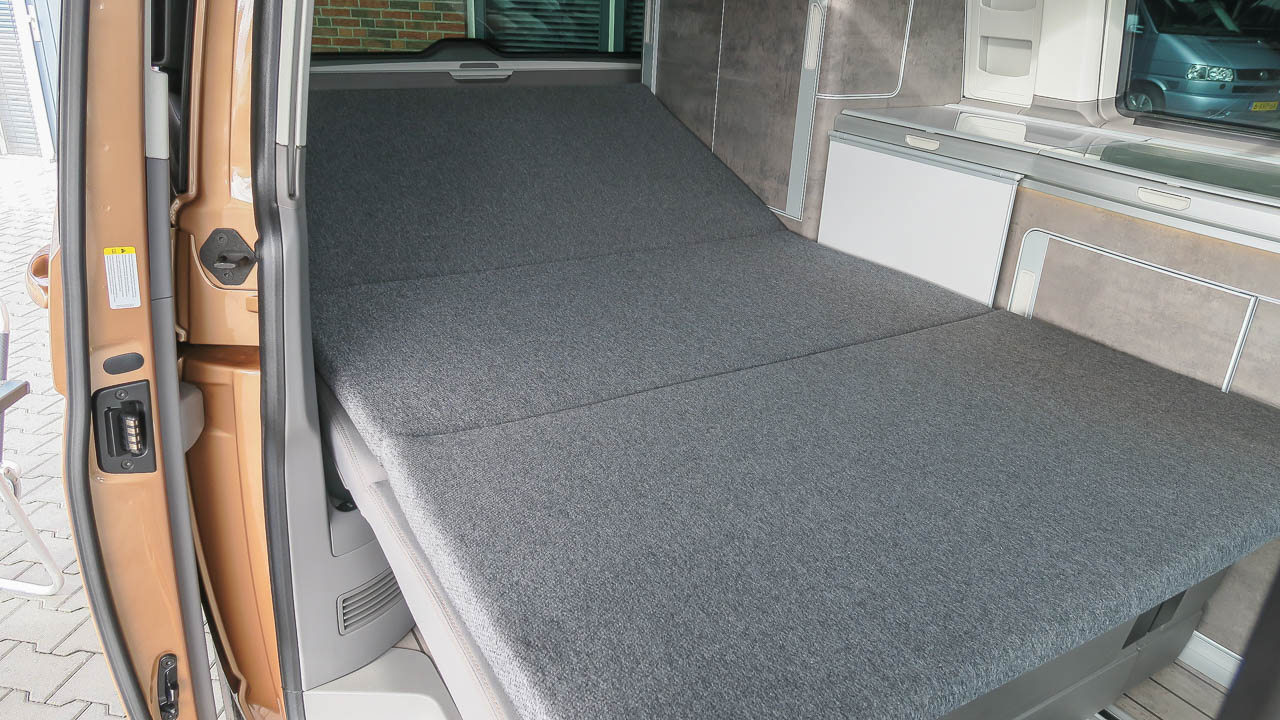 Volkswagen California 6.1 Edition Copperbronze! (Verkocht)