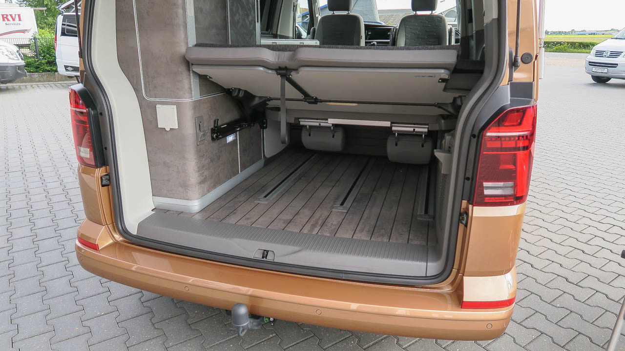Volkswagen California 6.1 Edition Copperbronze! (Verkocht)