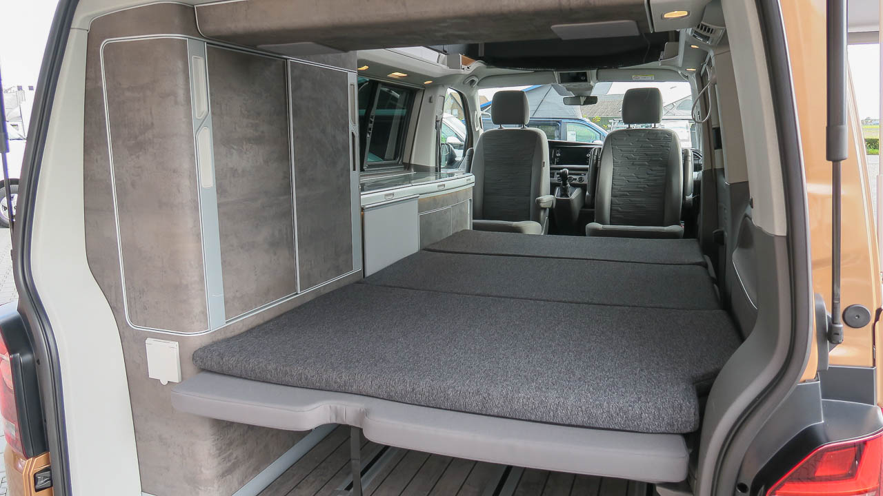 Volkswagen California 6.1 Edition Copperbronze! (Verkocht)