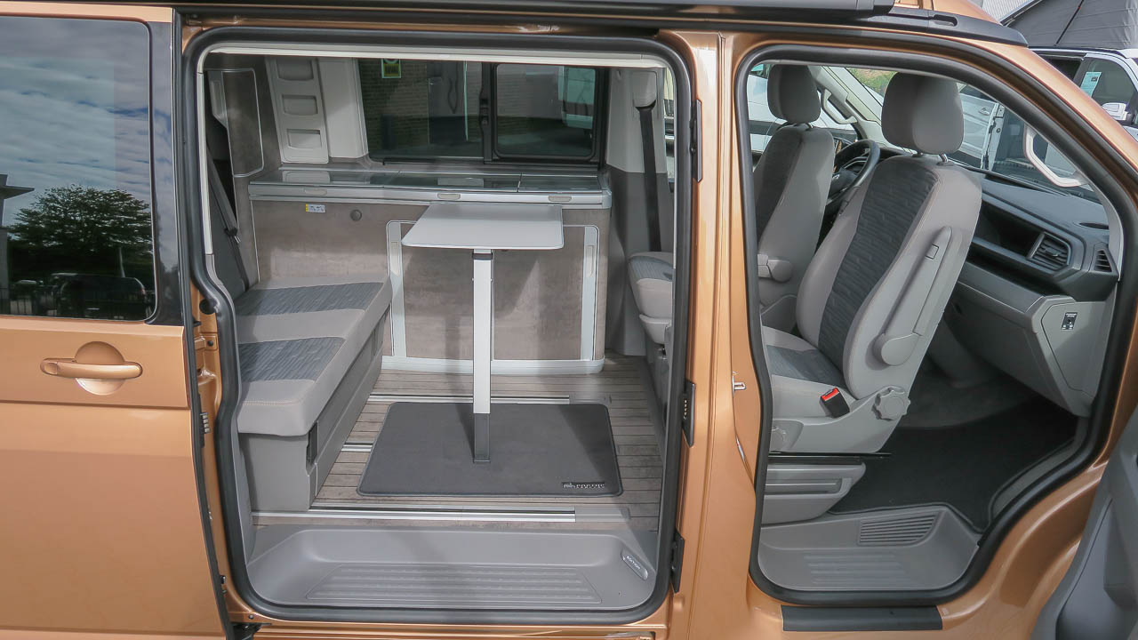 Volkswagen California 6.1 Edition Copperbronze! (Verkocht)