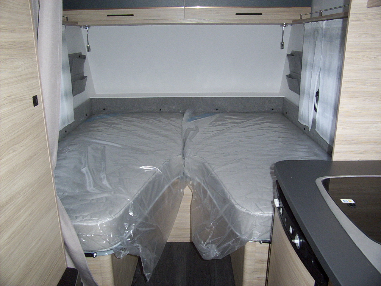 Caravelair Alba Style 472 model 2023 ! 2 enkele bedden 2.10 breed ! Verkocht !