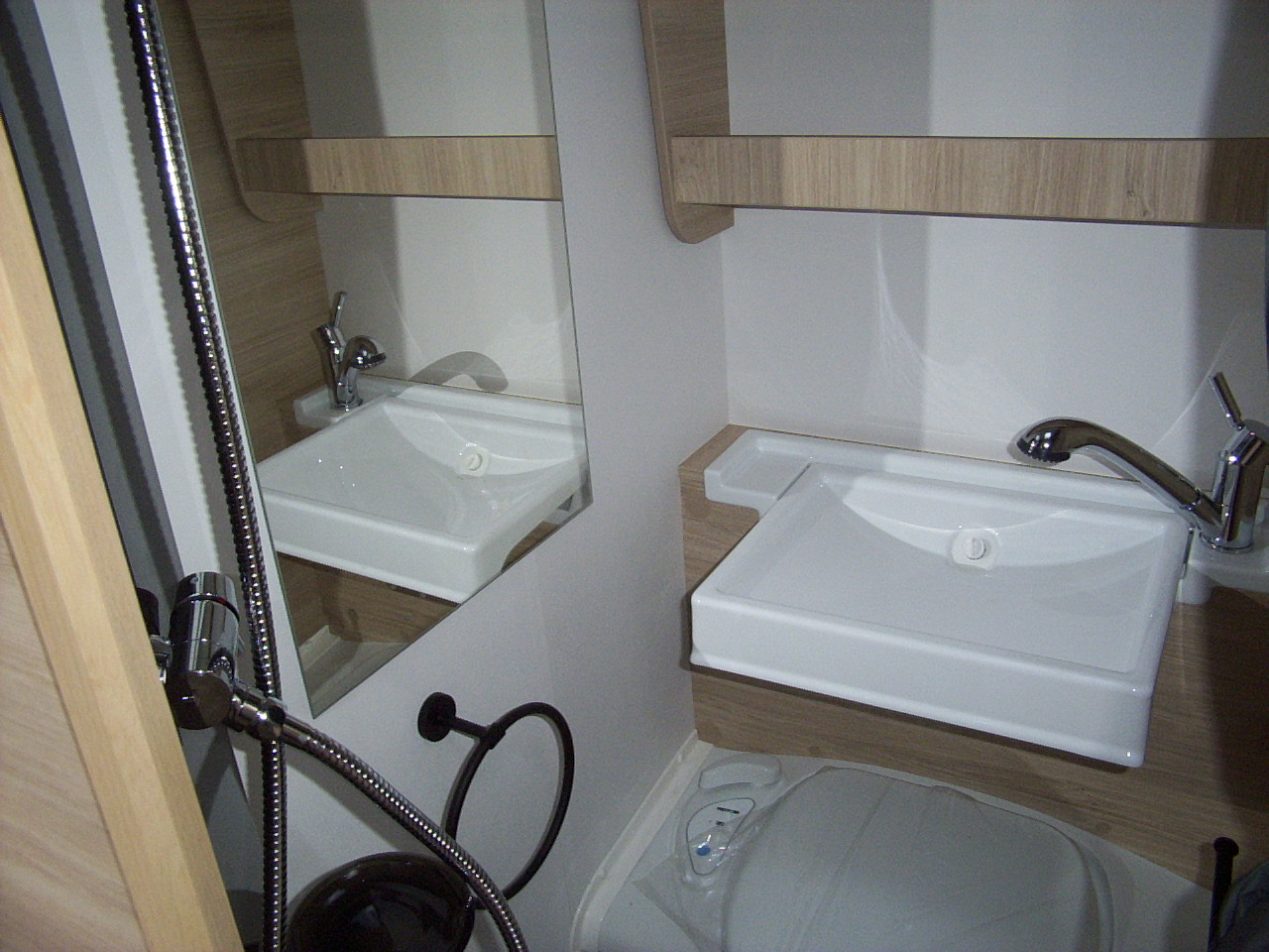 Caravelair Alba Style 472 model 2023 ! 2 enkele bedden 2.10 breed ! Verkocht !