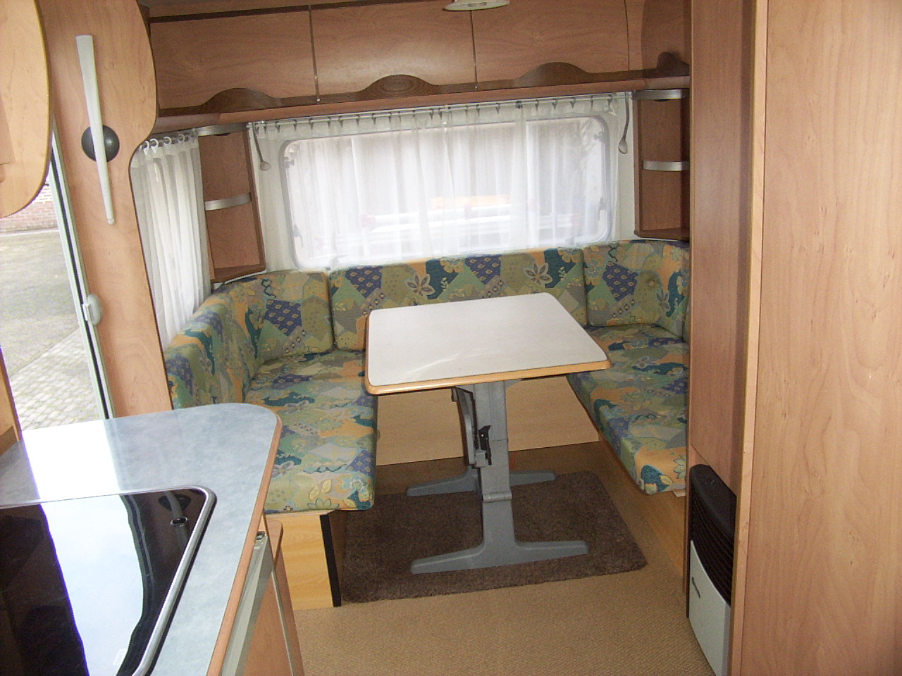 Burstner Amara 465 TS  enkele bedden  en rondzit ! Verkocht !