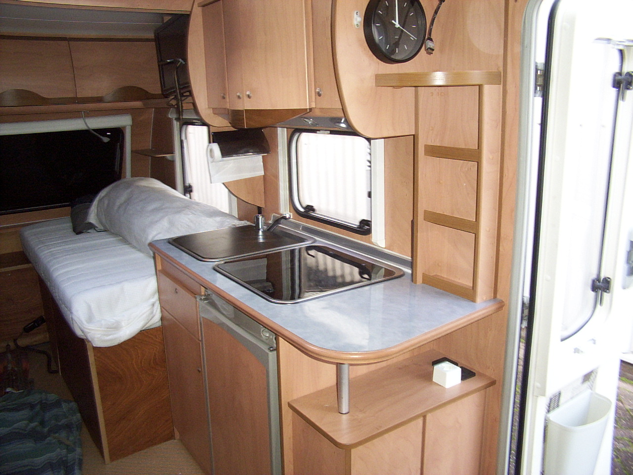 Burstner Amara 465 TS  enkele bedden  en rondzit ! Verkocht !