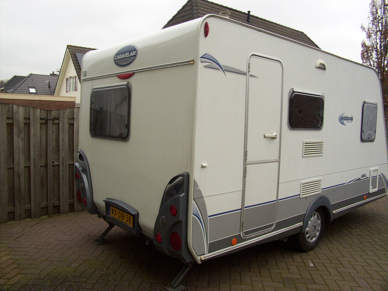 Caravelair Ambiance Style 420 mover , voortent en luifel ! Verkocht !