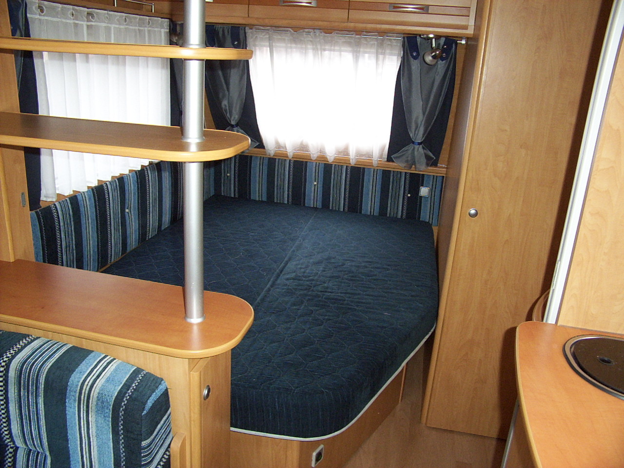 Caravelair Ambiance Style 420 mover , voortent en luifel ! Verkocht !