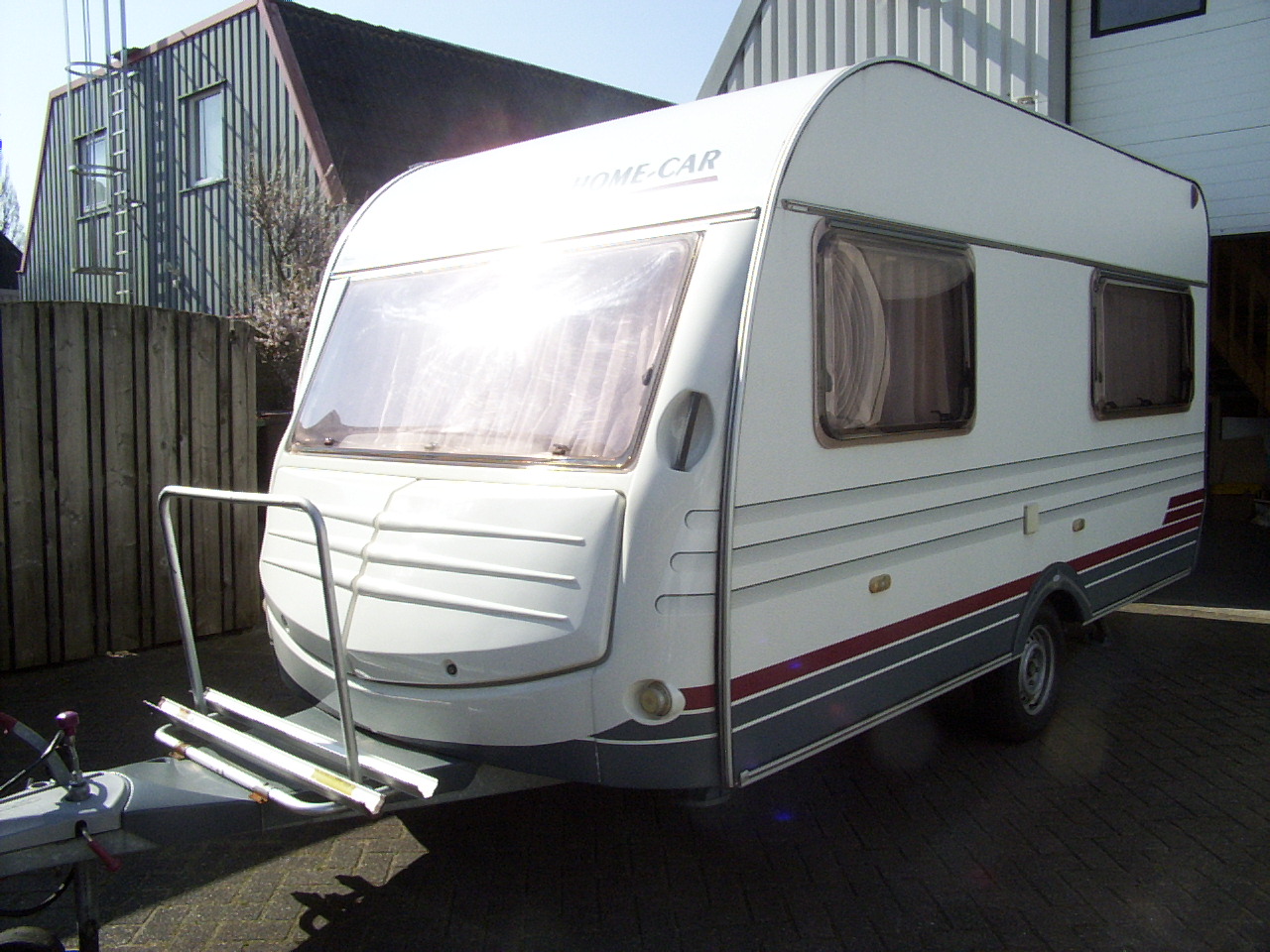 Homecar Racer 390 twee tafel indeling of vast breedte bed ! Verkocht !