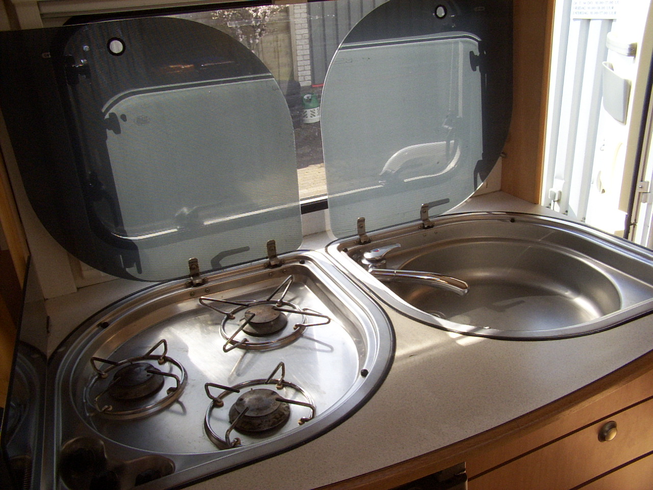 Homecar Racer 390 twee tafel indeling of vast breedte bed ! Verkocht !