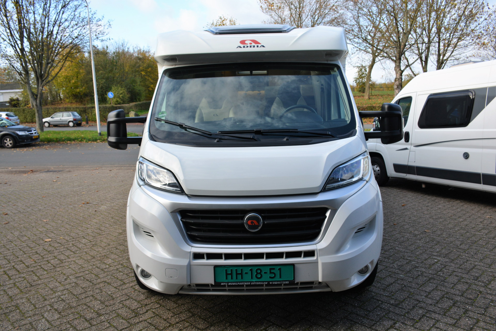 Adria Coral PLUS 670 SL 2015 Uniek mooie enkele bedden camper